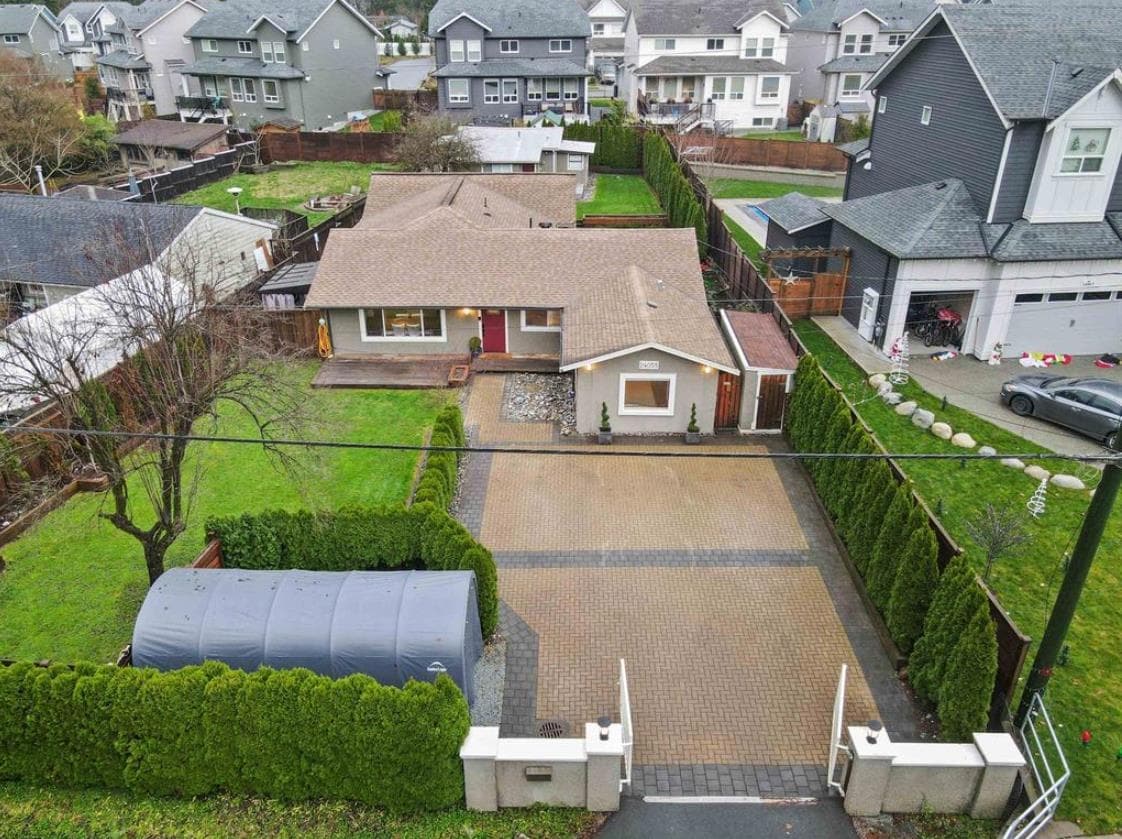 24055 Fern Crescent, Maple Ridge, V4R 2S1 — photo 2