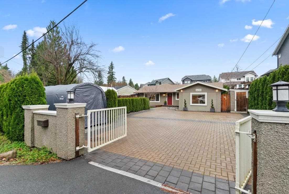 24055 Fern Crescent, Maple Ridge