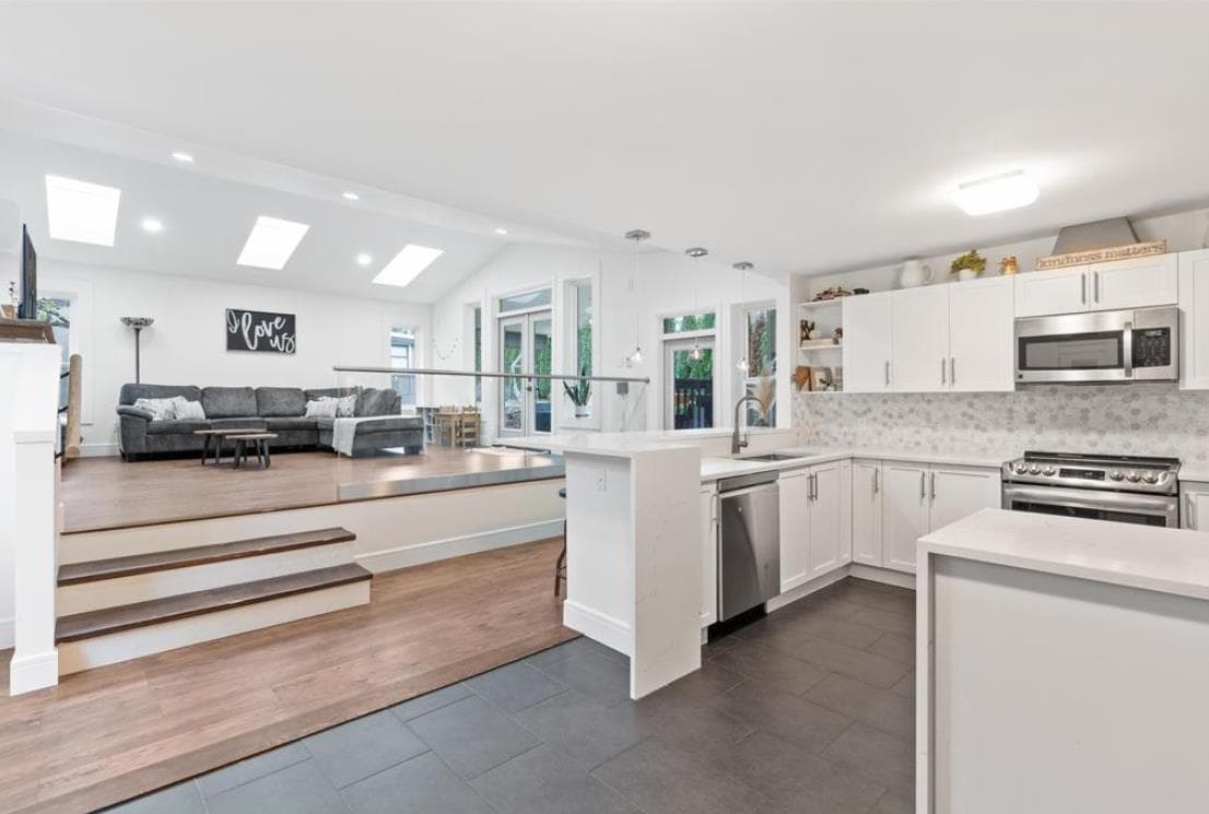 24055 Fern Crescent, Maple Ridge, V4R 2S1 — photo 5