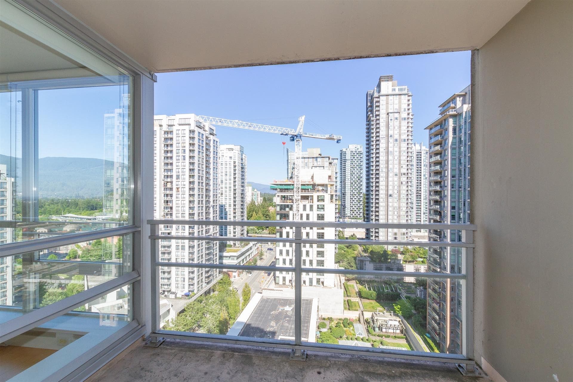 2204 - 2978 Glen Drive, Coquitlam, V3B 0C3 — photo 3