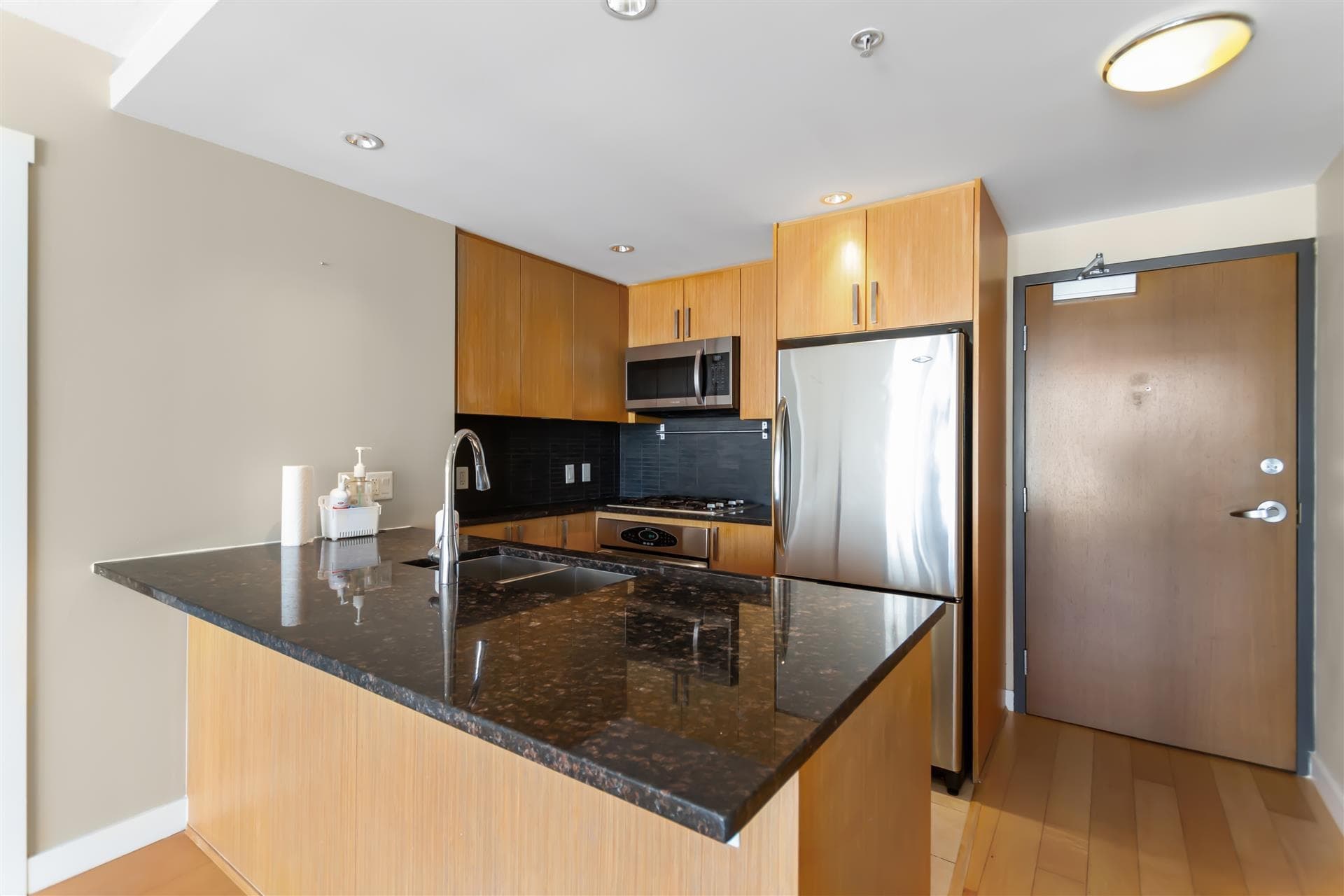2204 - 2978 Glen Drive, Coquitlam, V3B 0C3 — photo 4