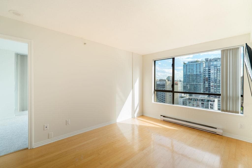1704 - 1189 Howe Street, Vancouver, V6Z 2X4 — photo 2