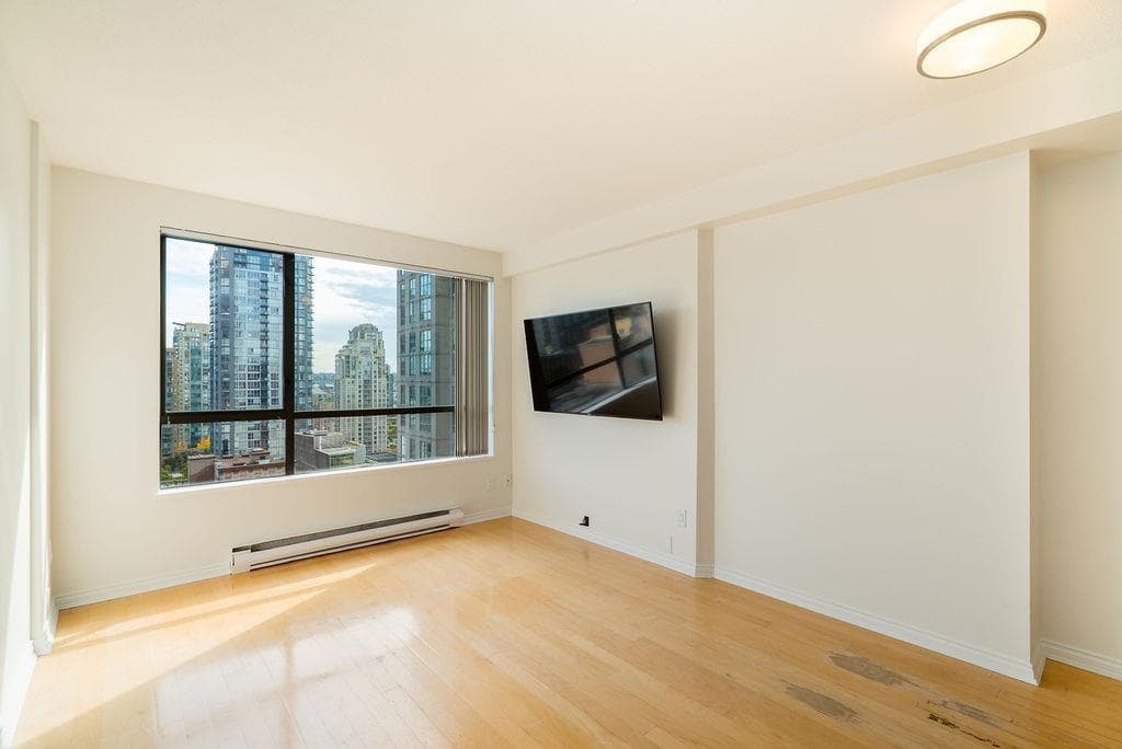1704 - 1189 Howe Street, Vancouver, V6Z 2X4 — photo 4