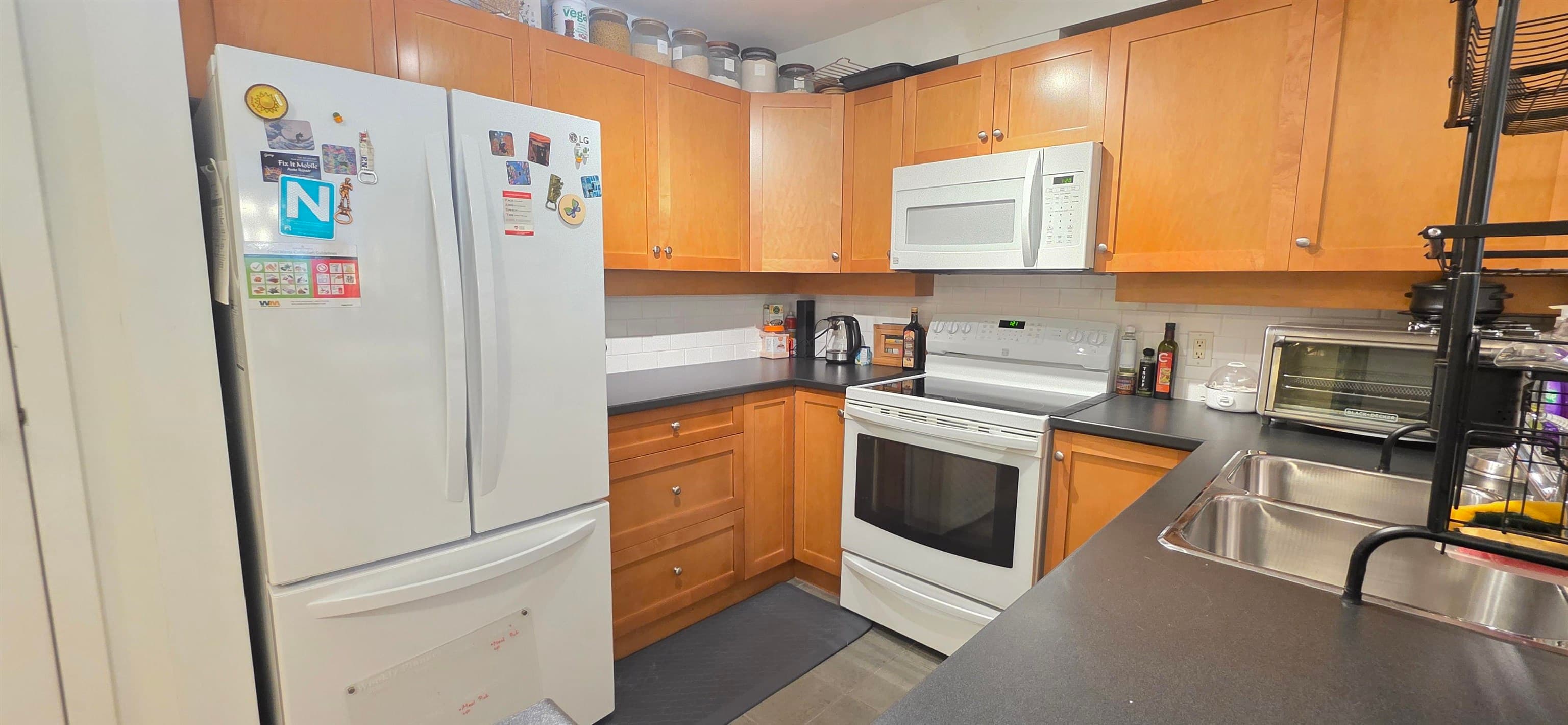 201 - 15 Smokey Smith Place, New Westminster, V3L 5V7 — photo 3
