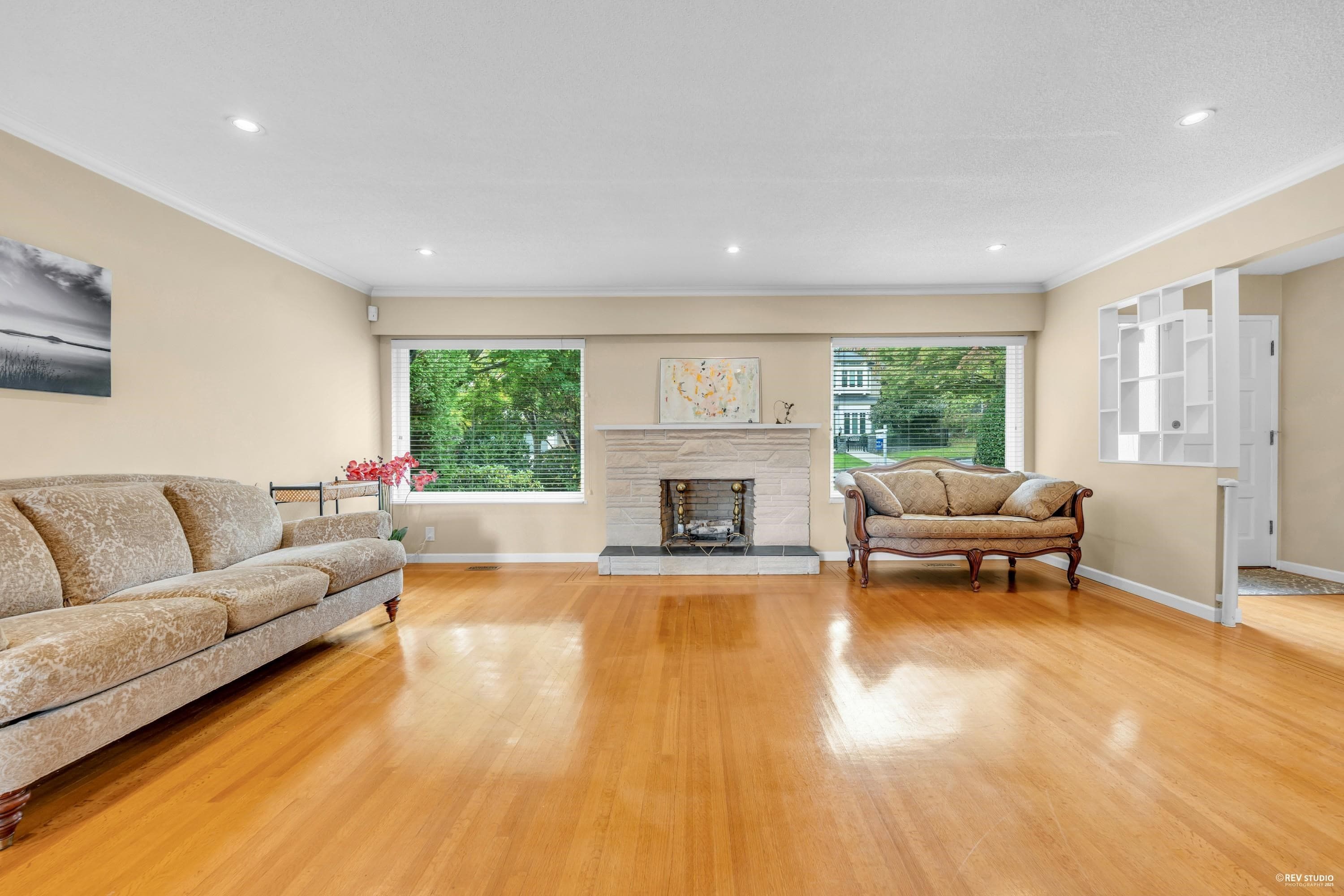 2056 W 29th Avenue, Vancouver, V6J 3A1 — photo 2