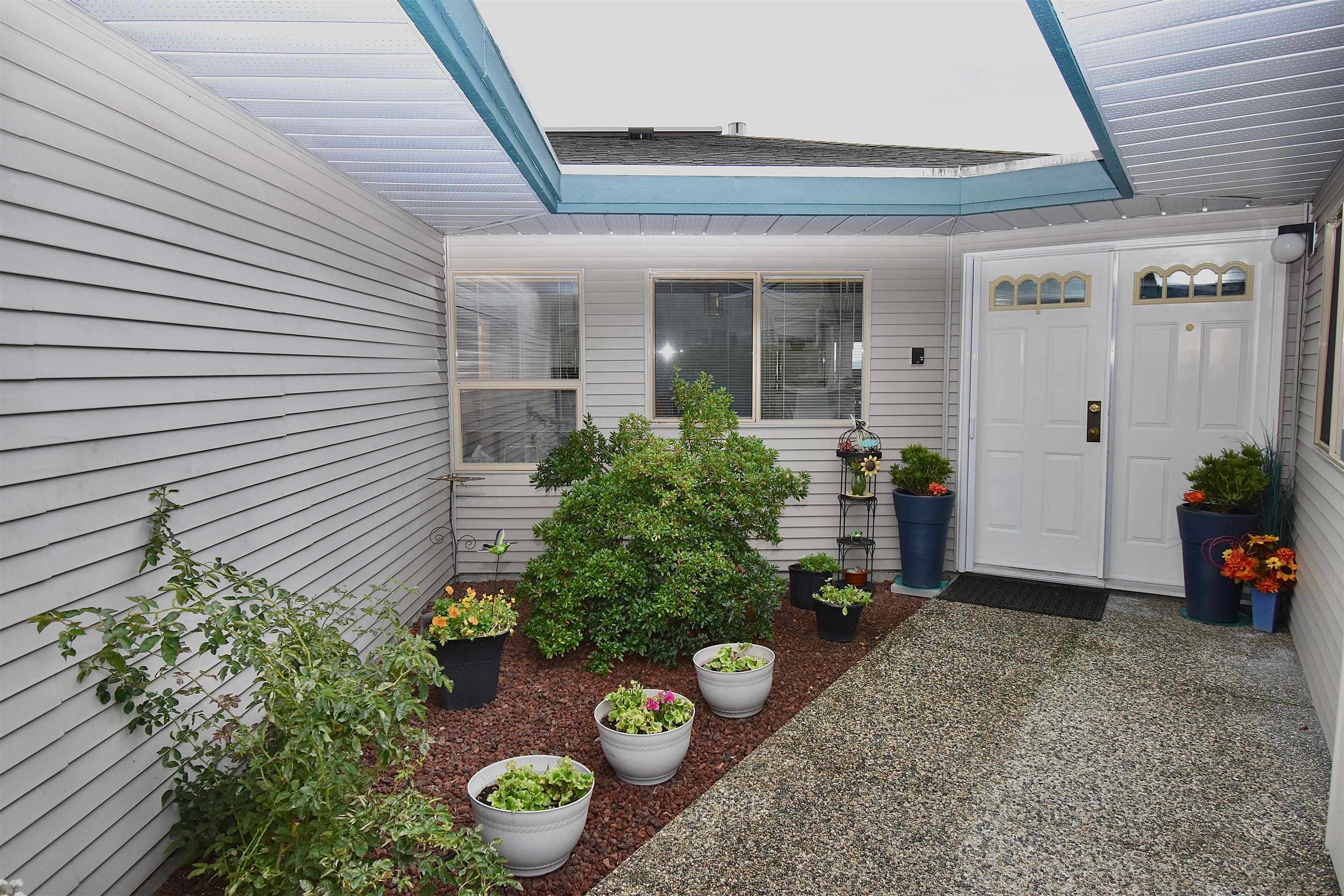 28 - 555 Eaglecrest Drive, Gibsons, V0N 1V8 — photo 2