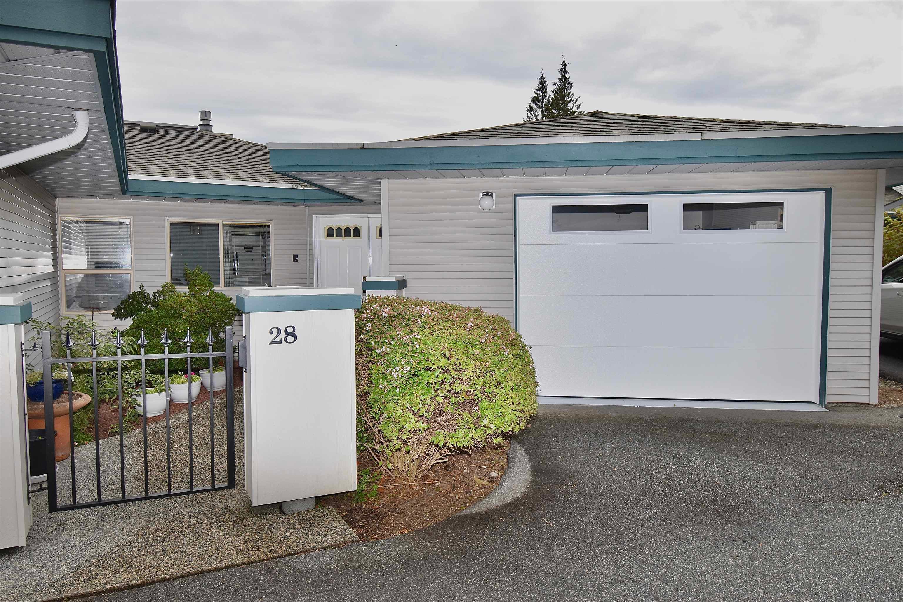 28 - 555 Eaglecrest Drive, Gibsons, V0N 1V8 — photo 1