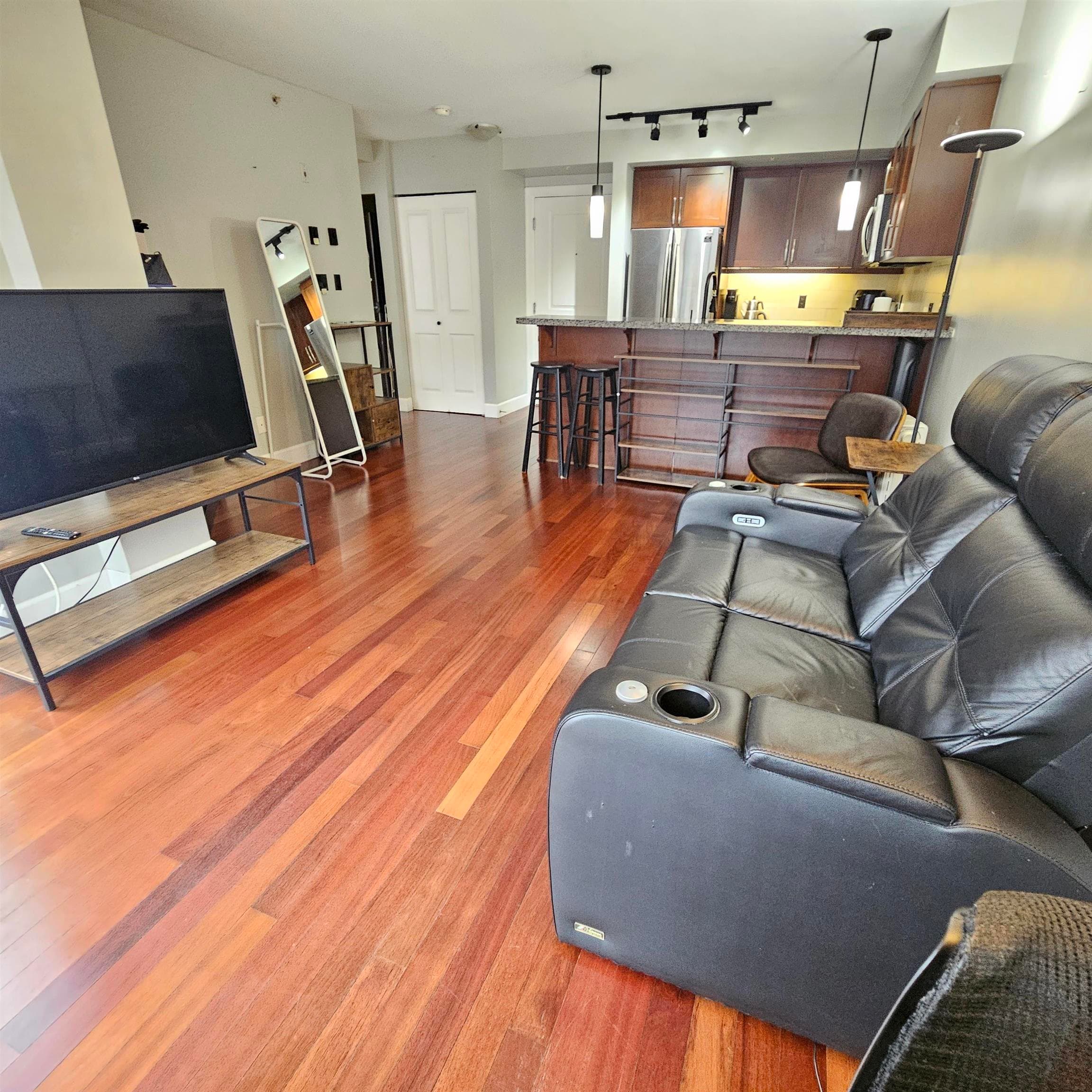 413 - 3811 Hastings Street, Burnaby, V5C 6V2 — photo 5