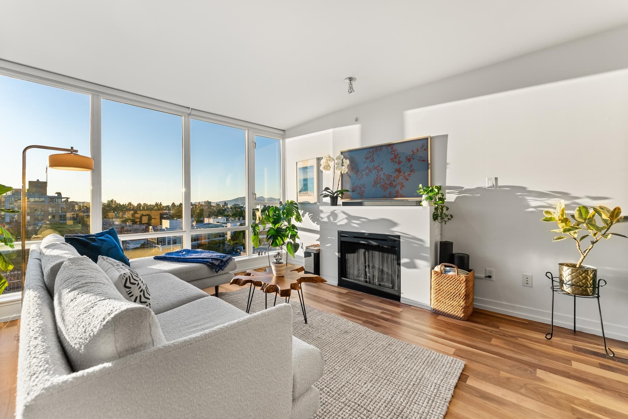 1102 - 1690 W 8th Avenue, Vancouver