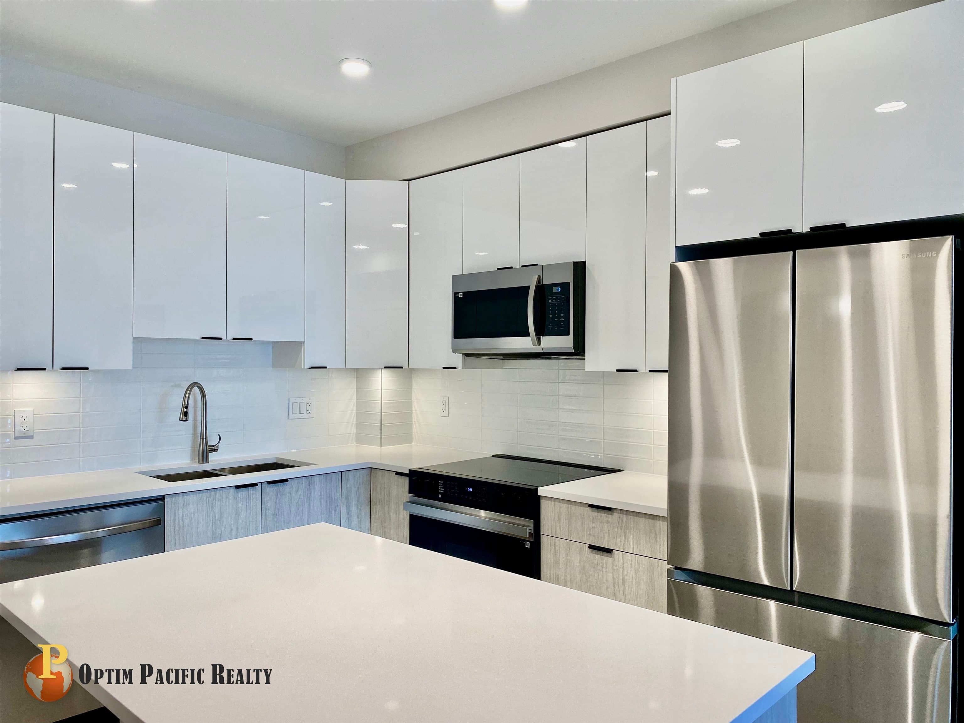 40X - 13458 95 Avenue, Surrey, V3V 0H1 — photo 1