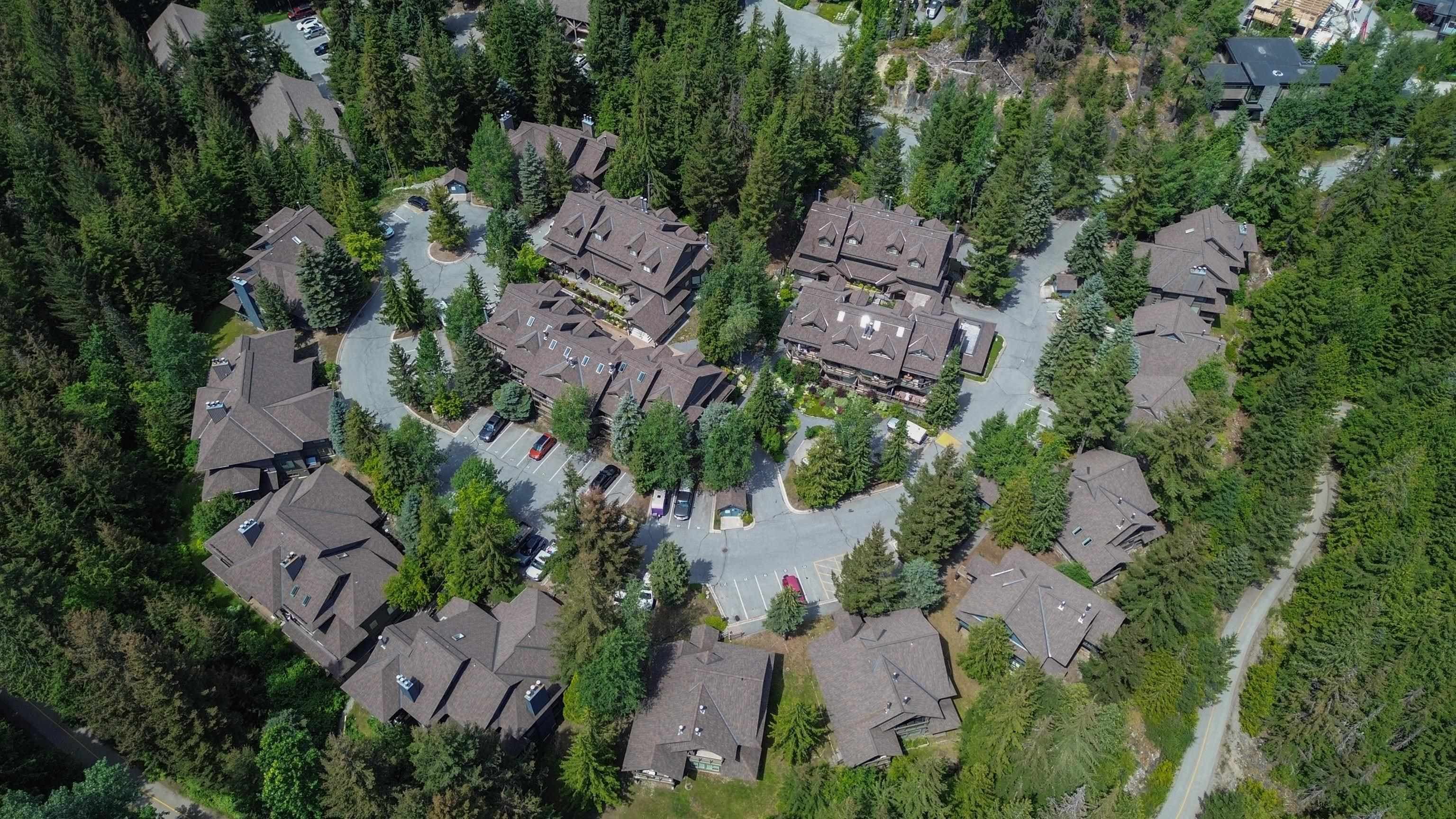 302 - 3050 Hillcrest Drive, Whistler