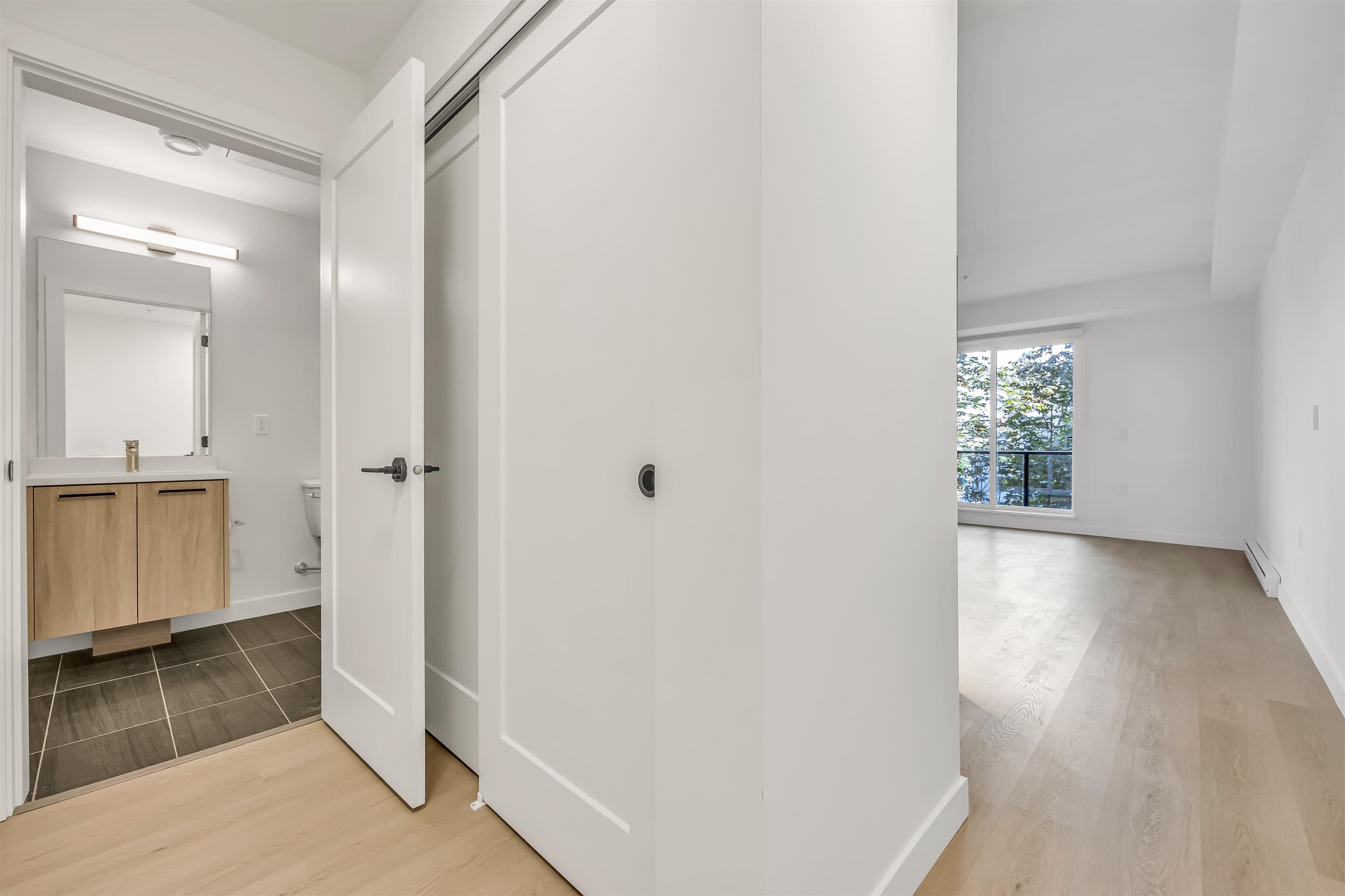 114 - 2002 St George Street, Port Moody, V3H 0N4 — photo 5