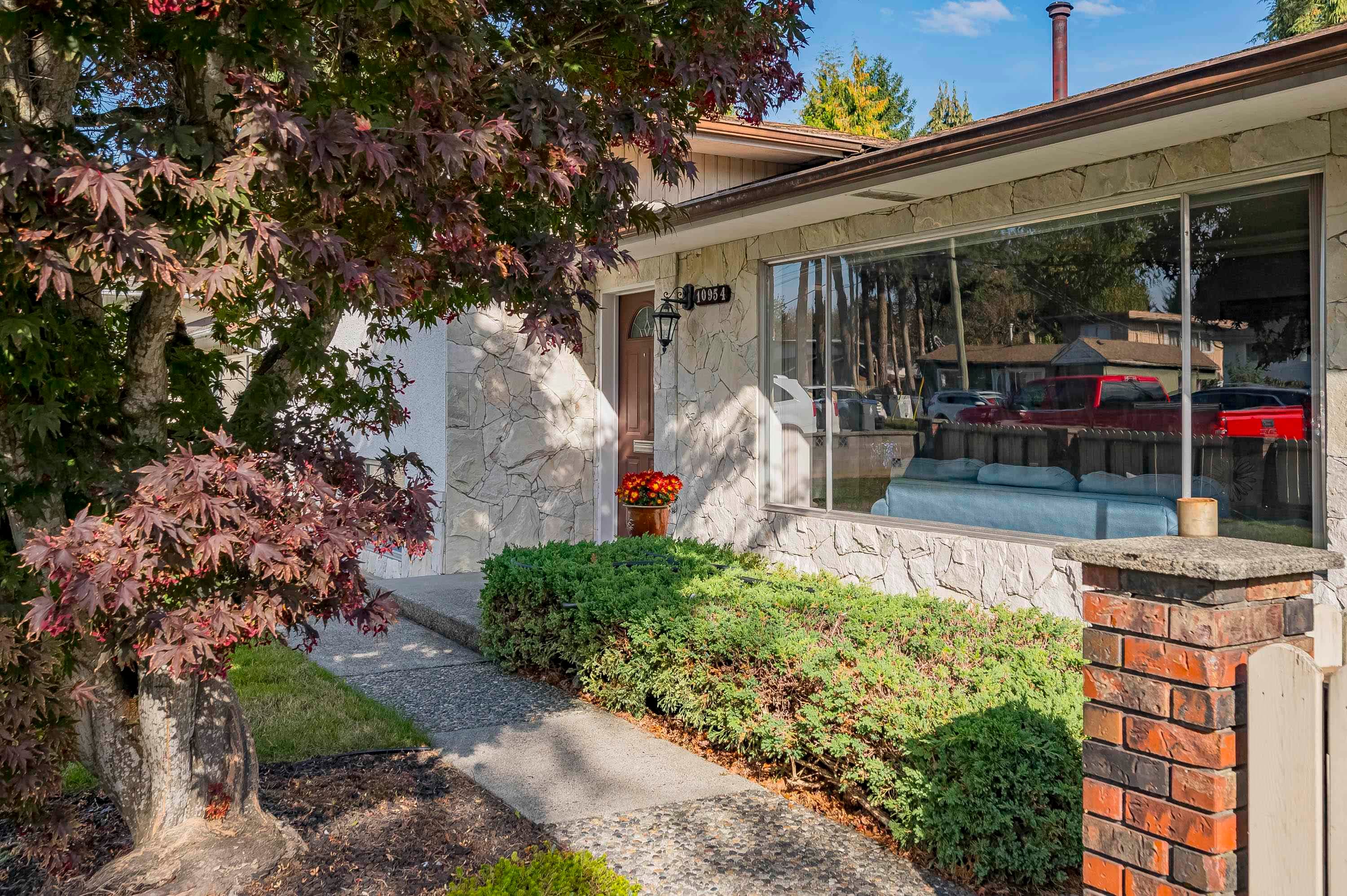 10954 145a Street, Surrey, V3R 3S4 — photo 2