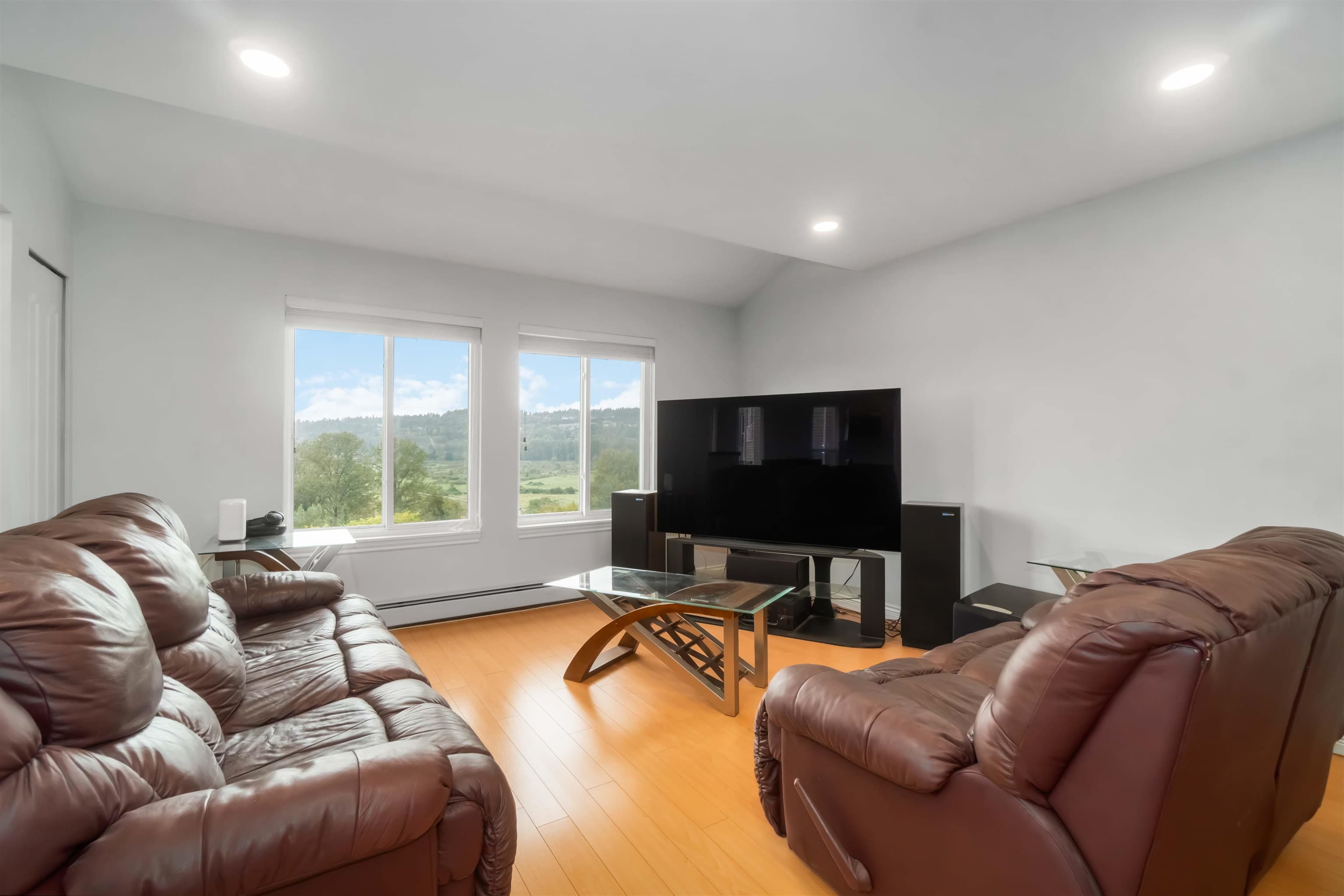1159 Bennet Drive, Port Coquitlam, V3C 6H2 — photo 4