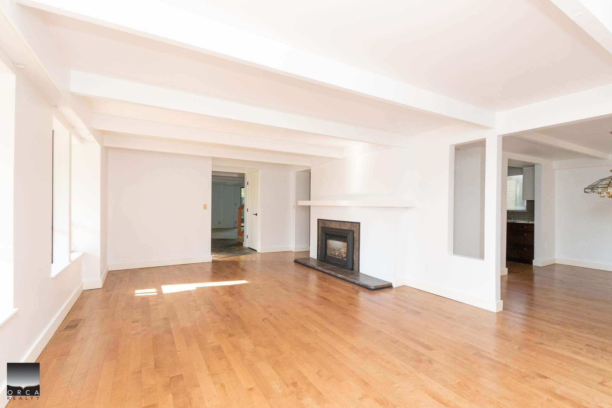 4524 Marineview Crescent, North Vancouver, V7R 3P2 — photo 2