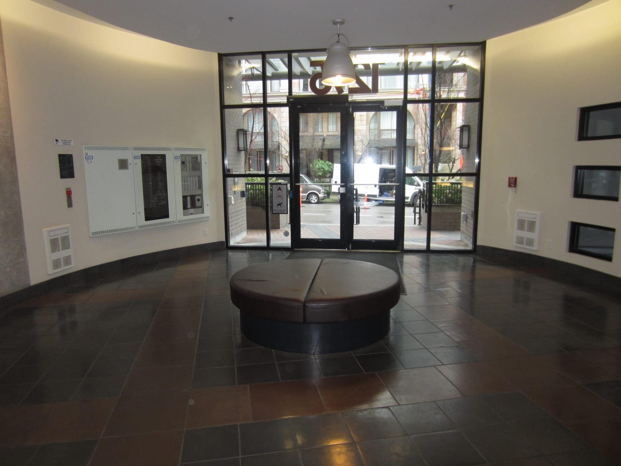 302 - 1295 Richards Street, Vancouver, V6B 1B7 — photo 2