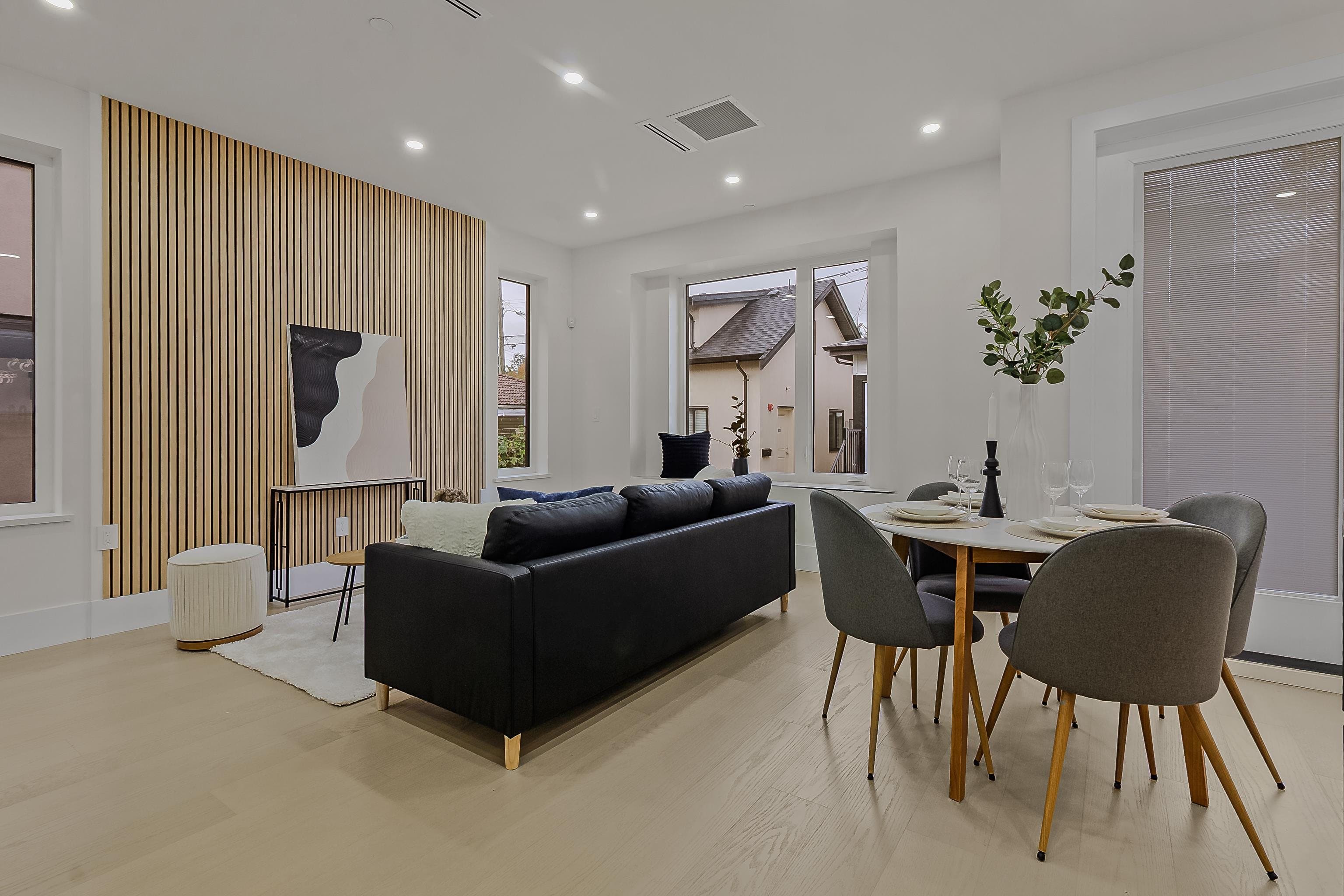 2 - 585 E 60th Avenue, Vancouver, V5X 2A2 — photo 2