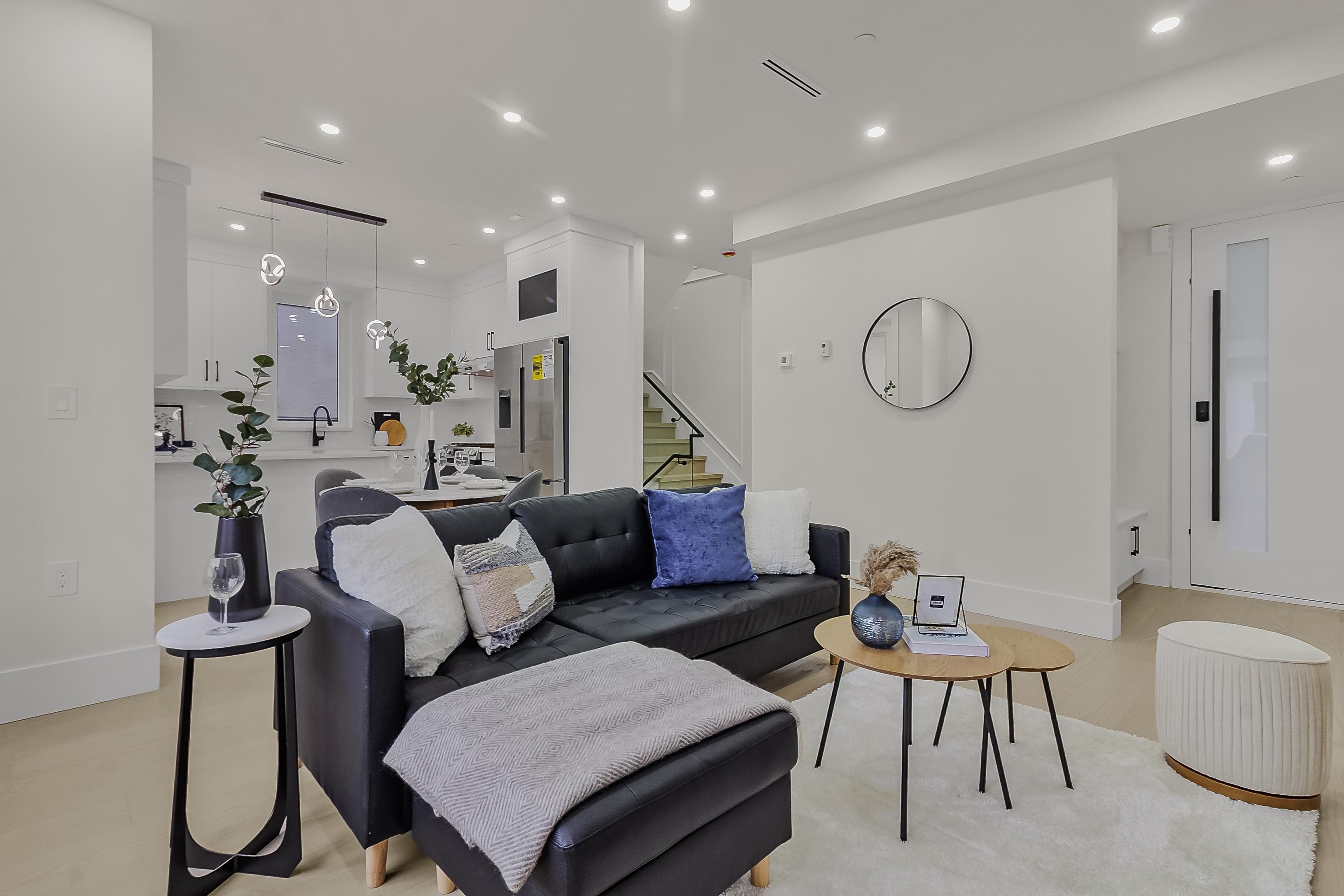 2 - 585 E 60th Avenue, Vancouver, V5X 2A2 — photo 5