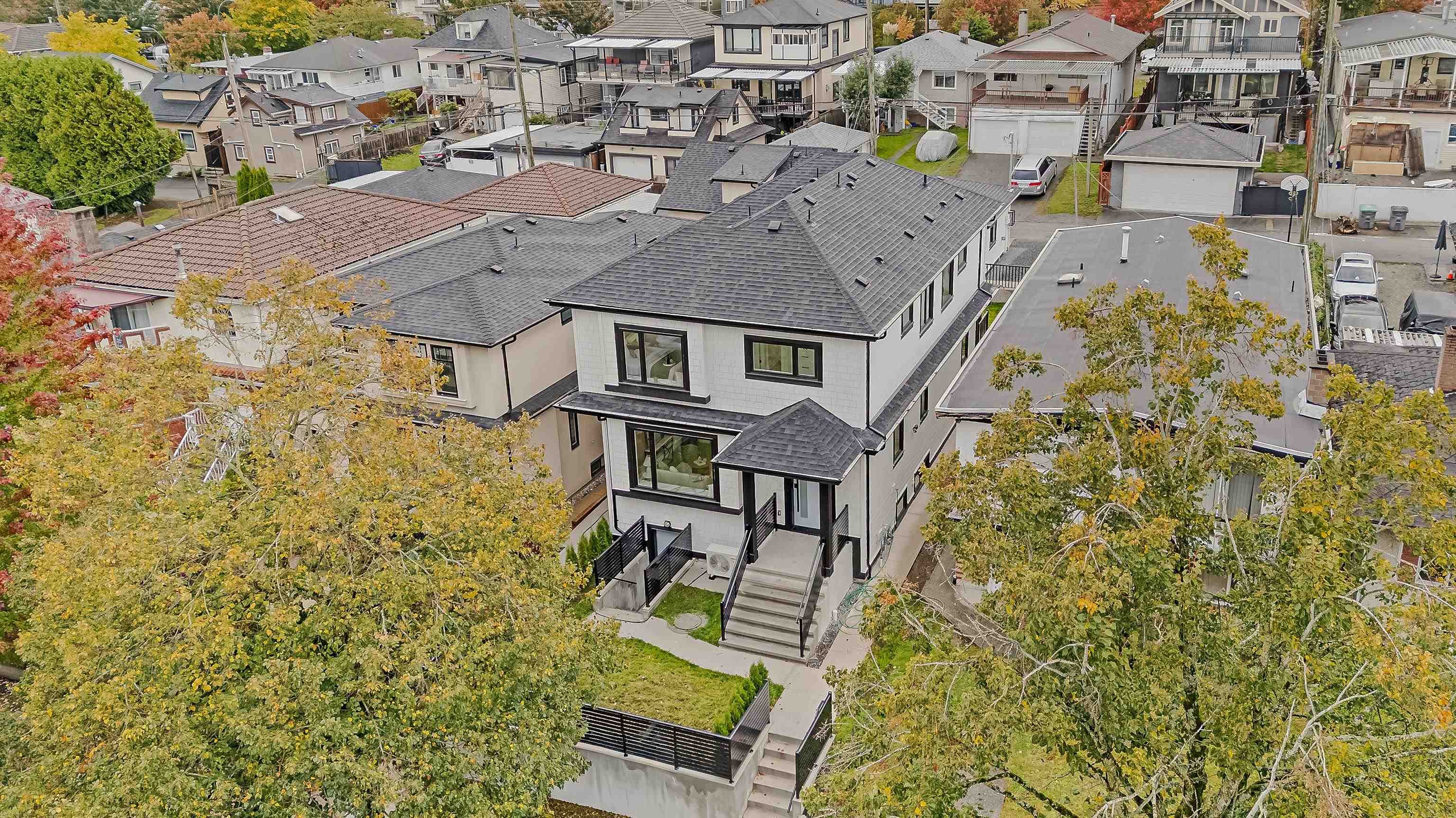 1 - 585 E 60th Avenue, Vancouver, V5X 2A2 — photo 2