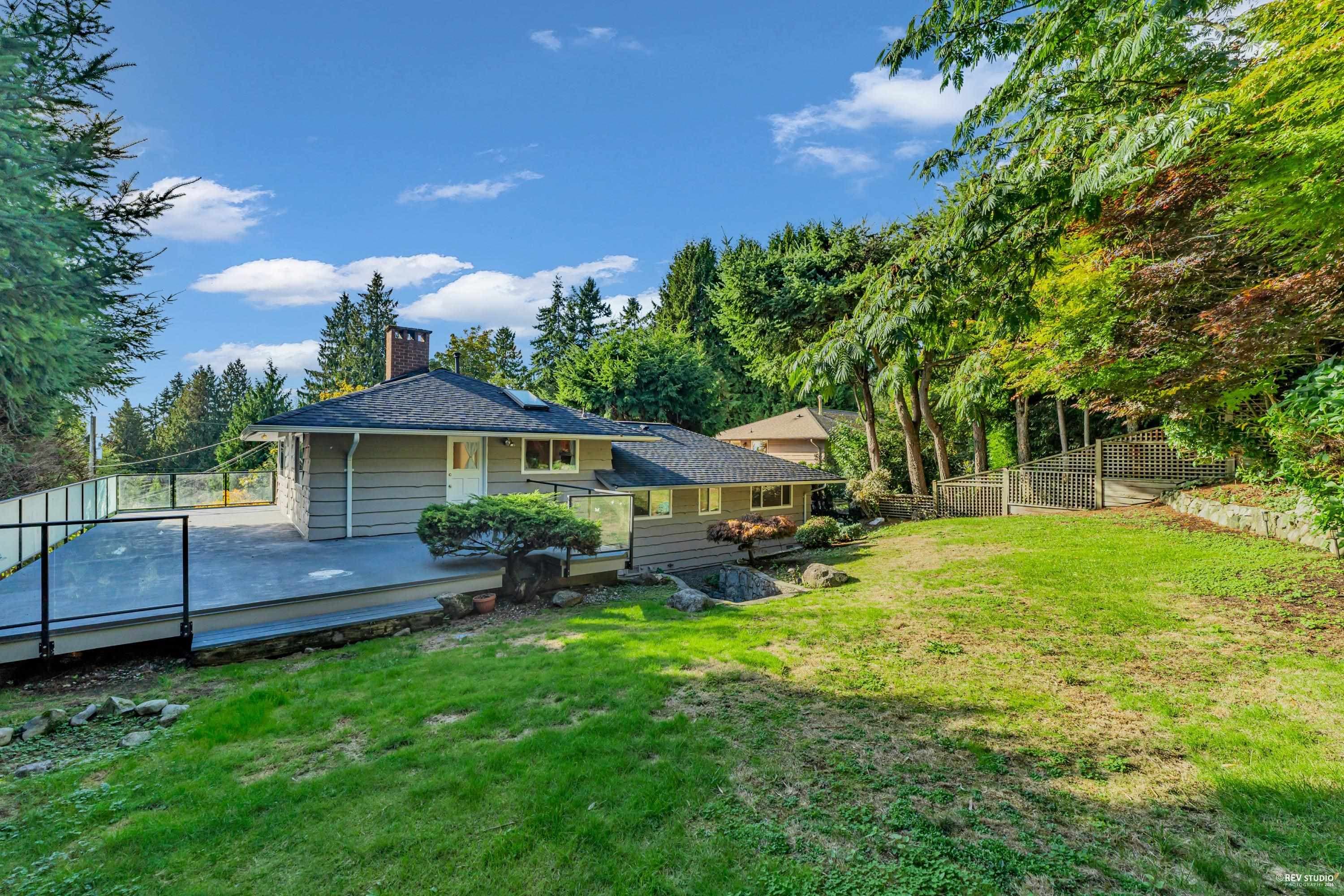 1910 27th Street, West Vancouver, V7V 4L2 — photo 3