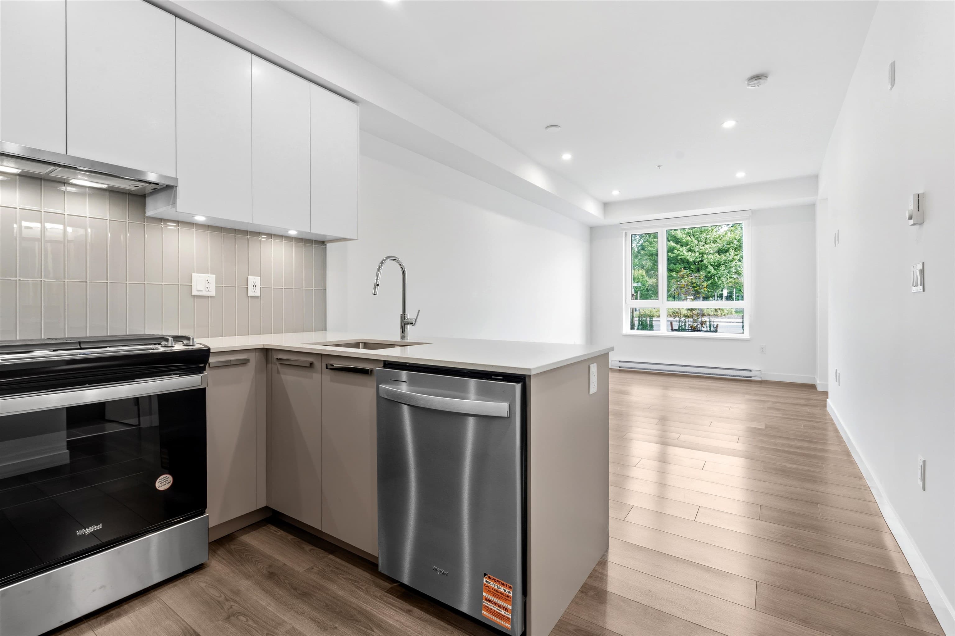 115 - 13788 76 Avenue, Surrey, V3W 3V9 — photo 2