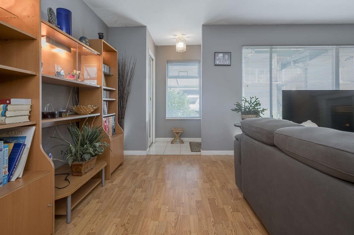 109 - 10308 155a Street, Surrey, V3R 4K5 — photo 5