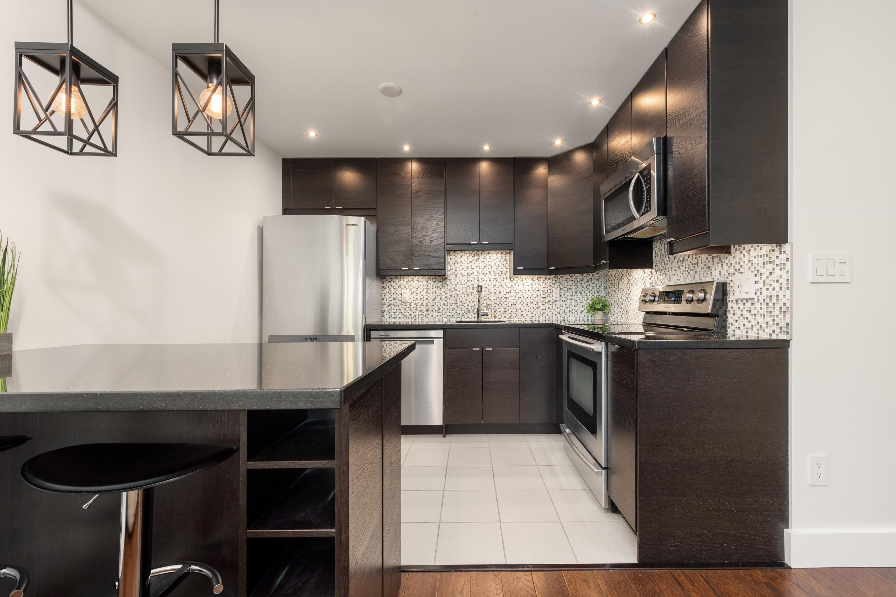 305 - 145 St Georges Avenue, North Vancouver, V7L 3G8 — photo 4