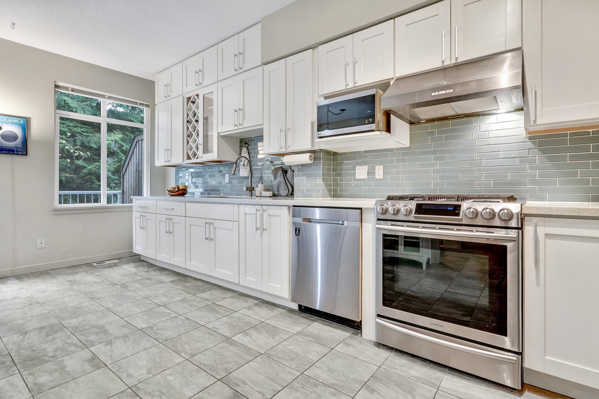 3264 Clermont Mews, Vancouver, V5S 4X3 — photo 2