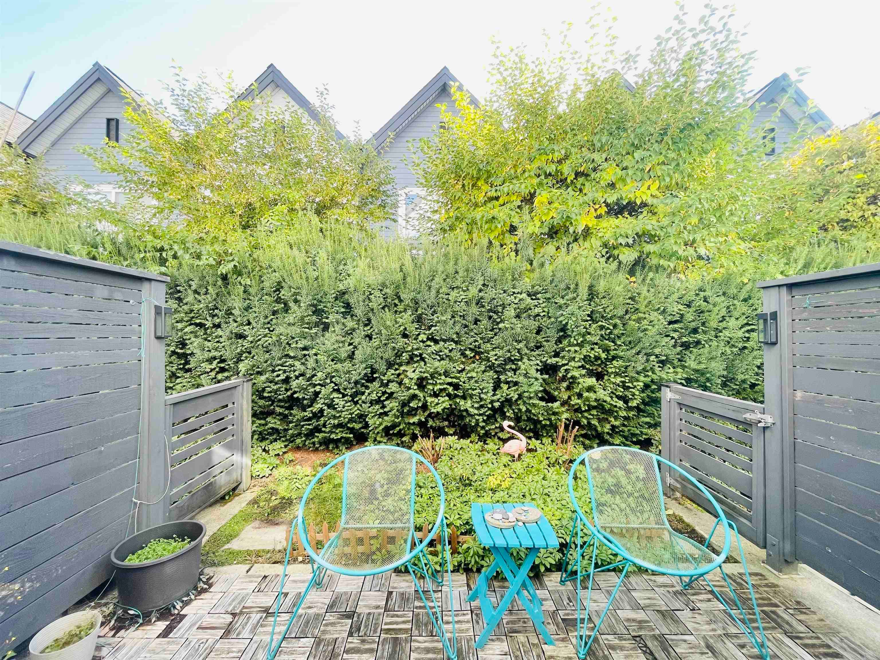 35 - 6868 Burlington Avenue, Burnaby, V5J 0G1 — photo 2
