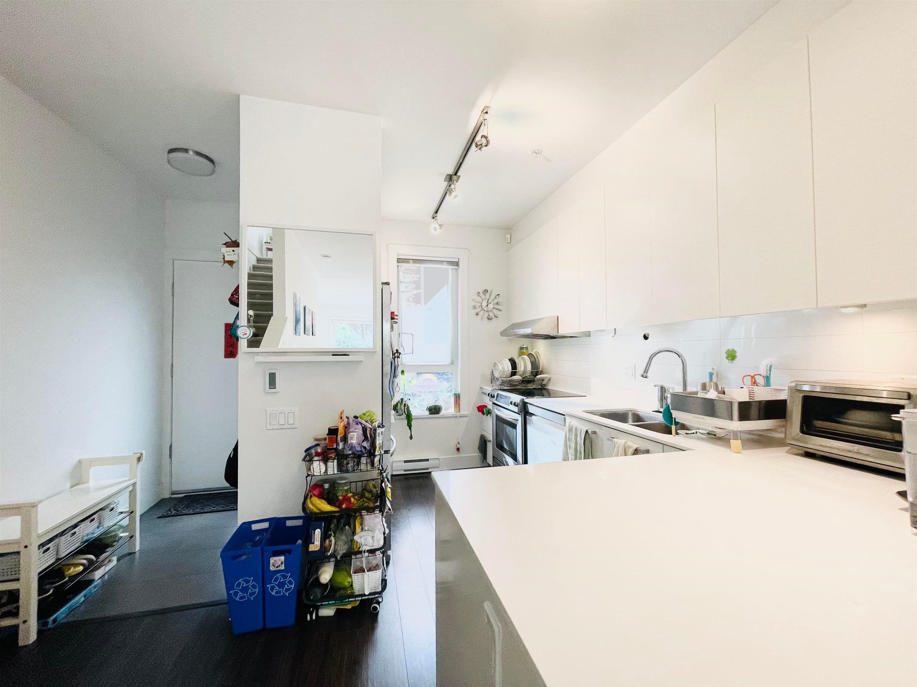 35 - 6868 Burlington Avenue, Burnaby, V5J 0G1 — photo 5
