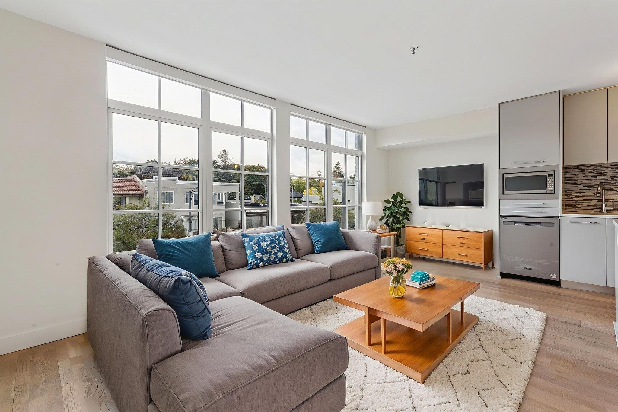 306 - 4355 W 10th Avenue, Vancouver, V6R 2H6 — photo 2