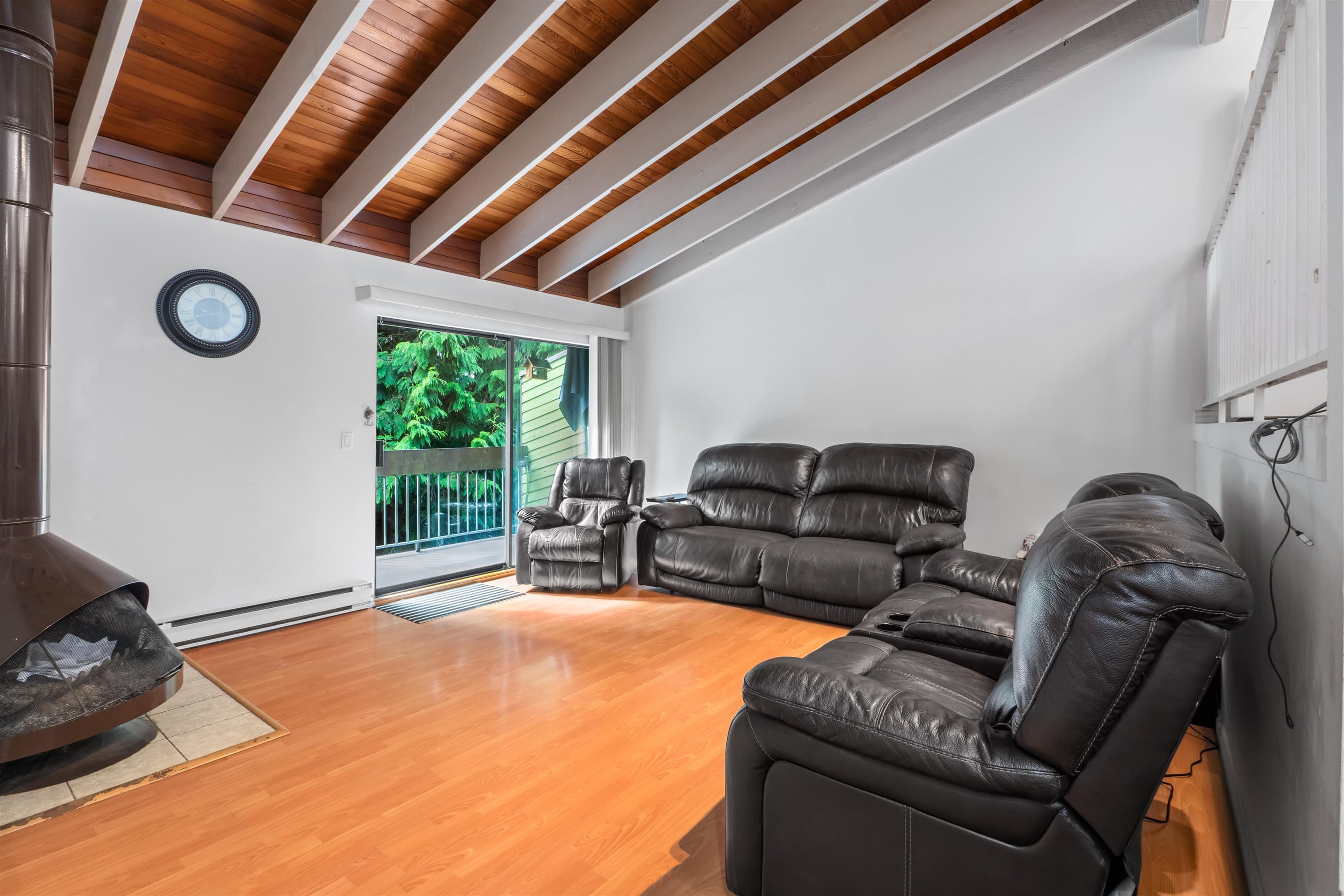 2690 Kingsford Avenue, Burnaby, V5B 4L6 — photo 2