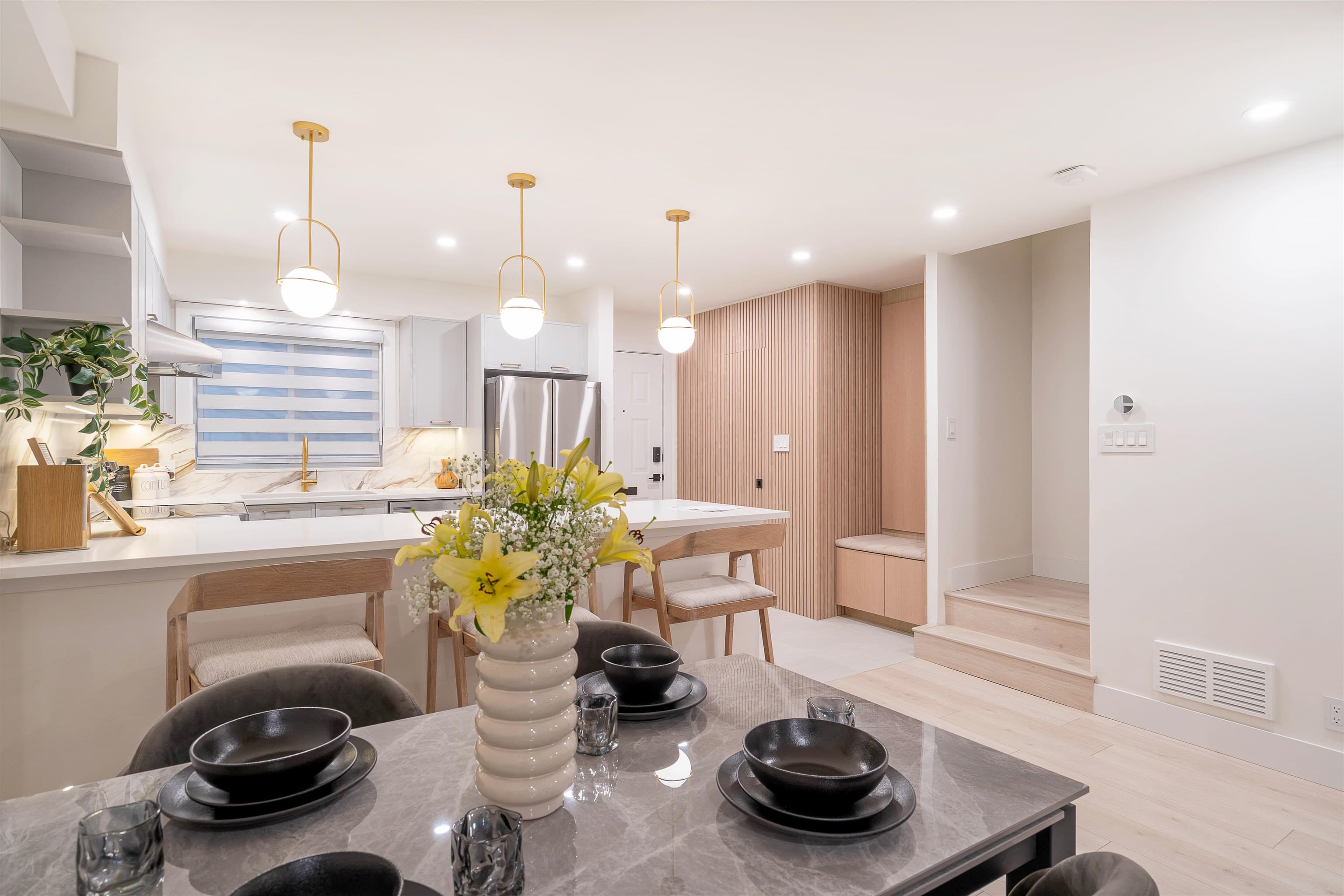 2078 Springer Avenue, Burnaby, V5B 3M5 — photo 3
