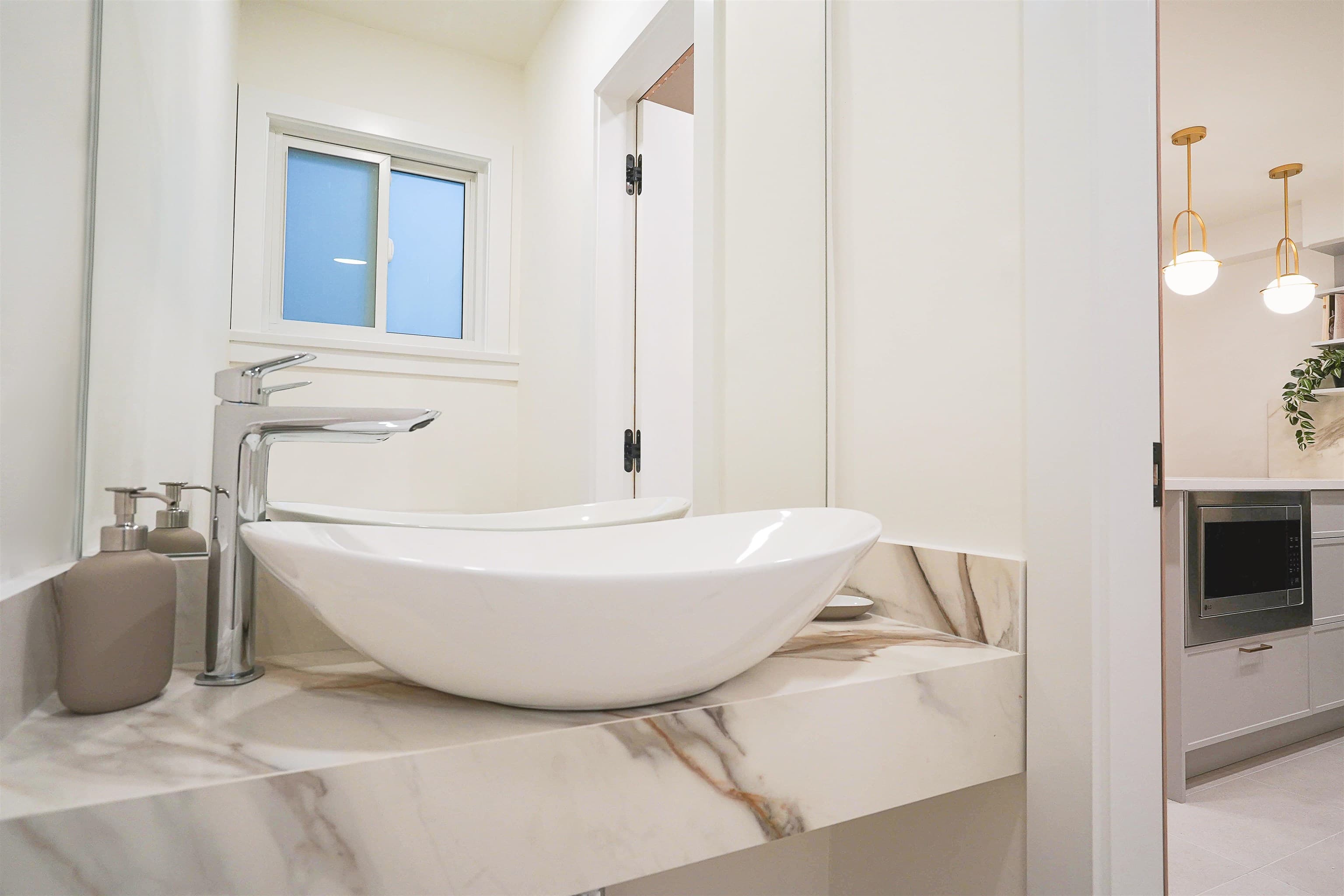 2078 Springer Avenue, Burnaby, V5B 3M5 — photo 5