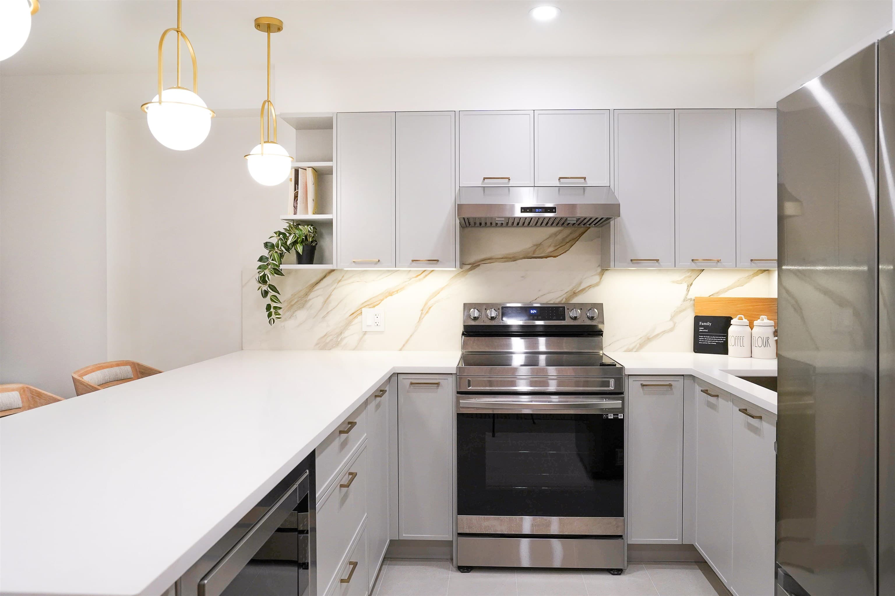2078 Springer Avenue, Burnaby, V5B 3M5 — photo 4