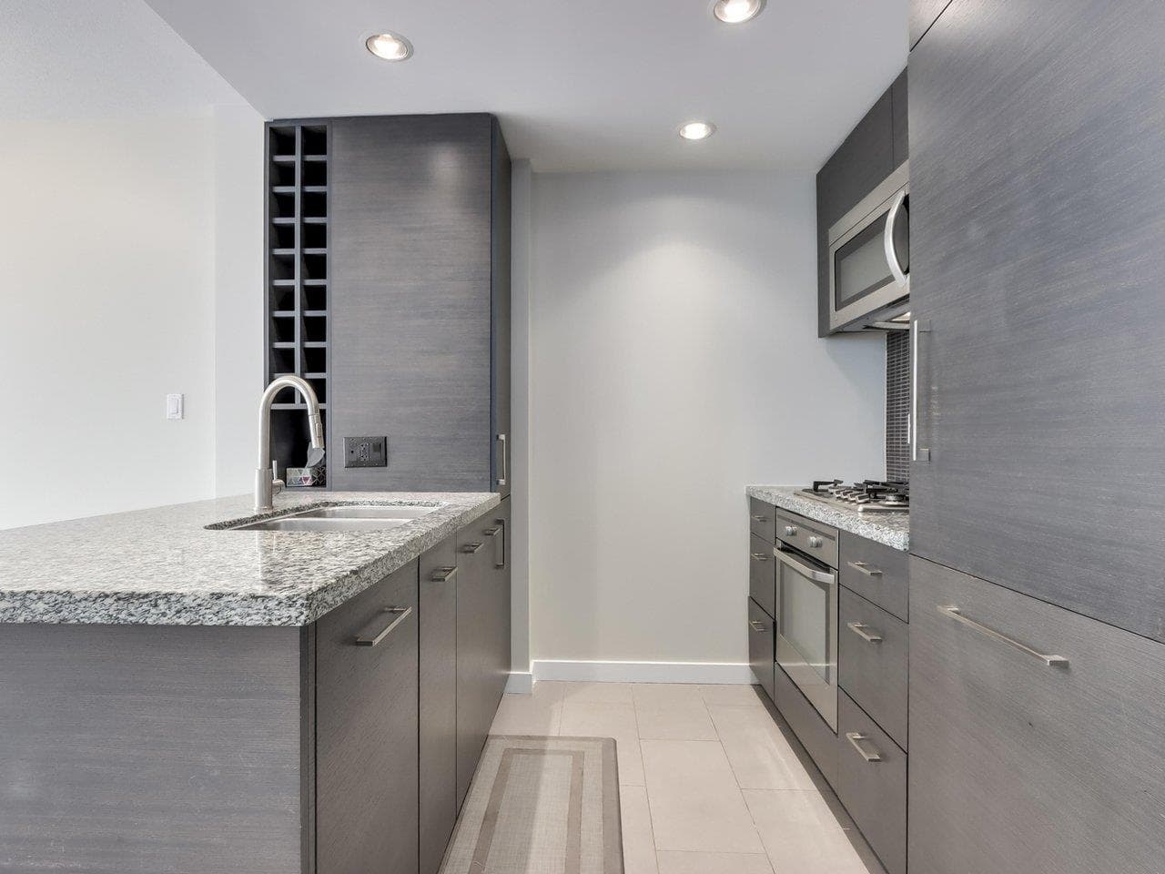 2507 - 833 Homer Street, Vancouver, V6B 0H4 — photo 2