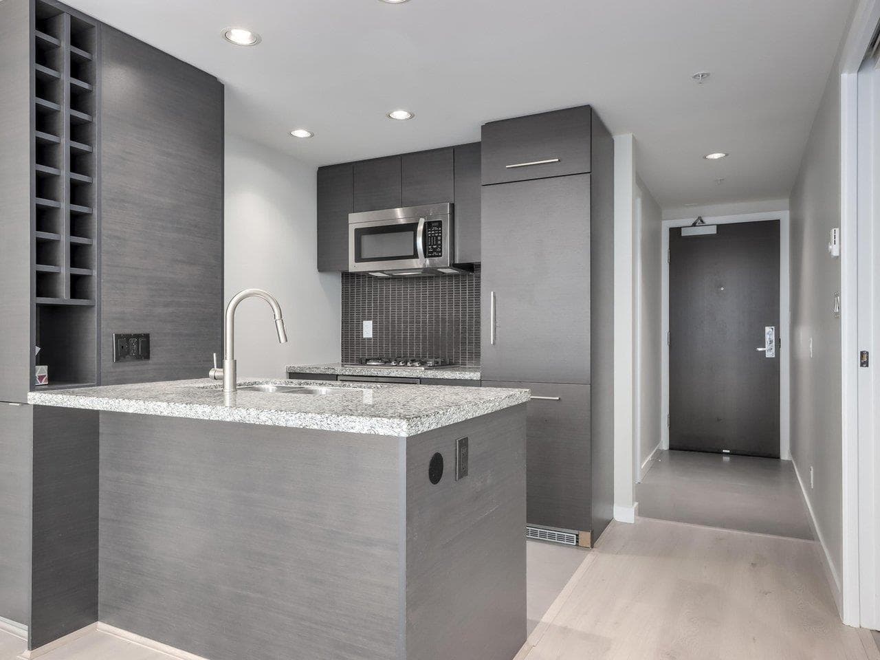 2507 - 833 Homer Street, Vancouver, V6B 0H4 — photo 1
