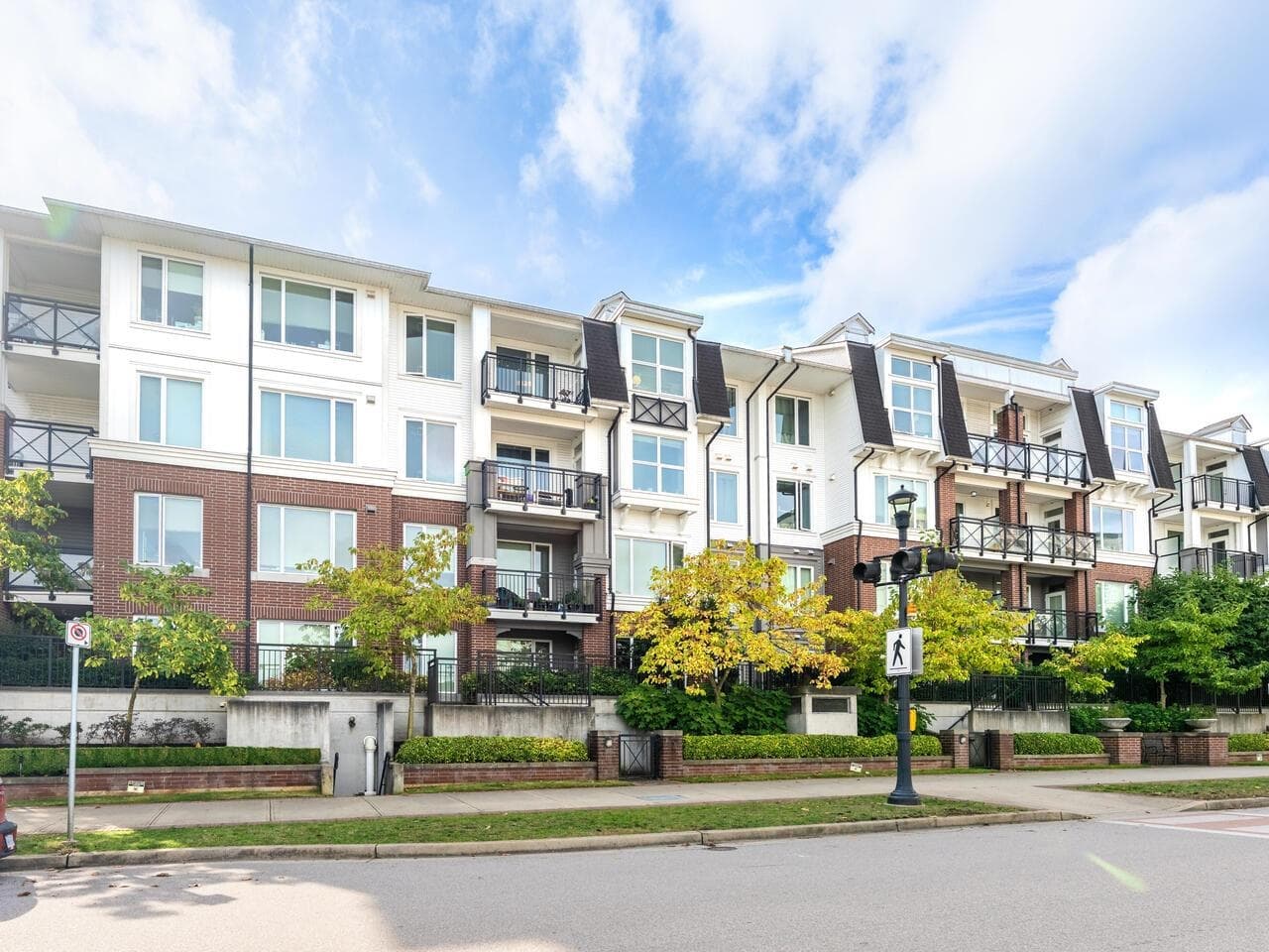 213 - 9388 Mckim Way, Richmond