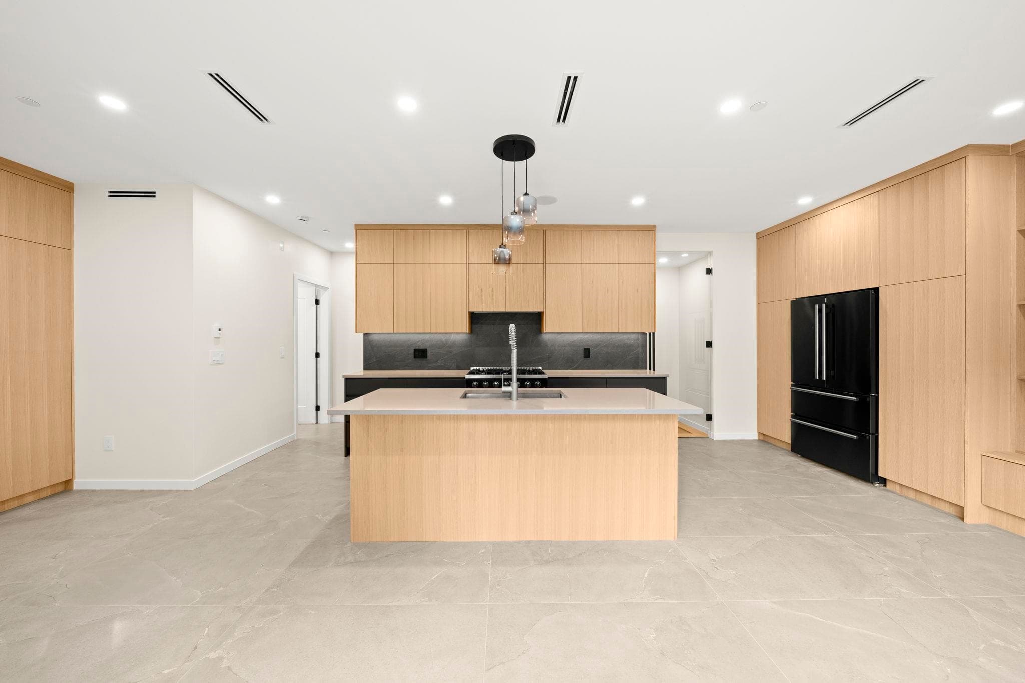 1 - 2091 E 20th Avenue, Vancouver, V5N 2L1 — photo 5