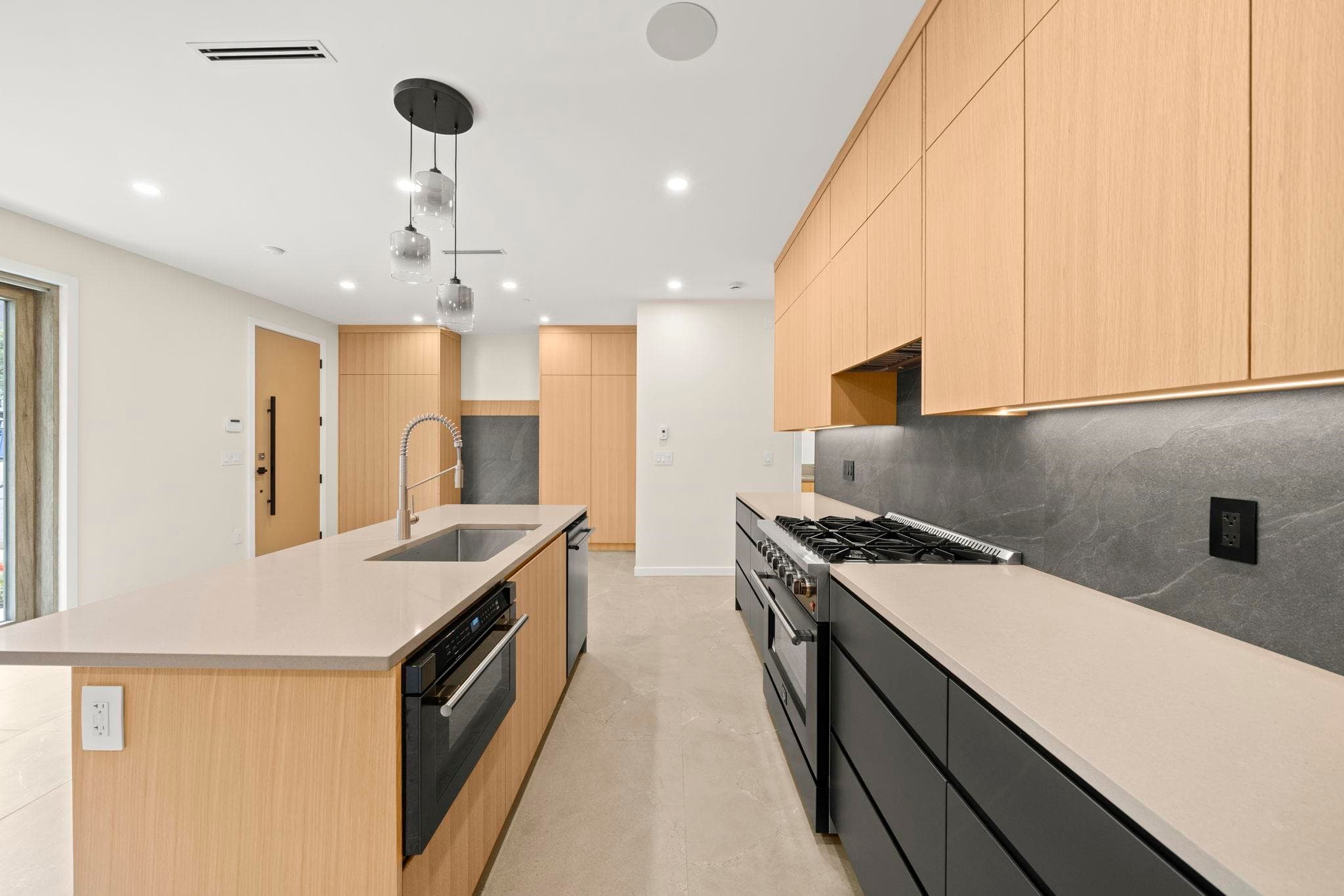 1 - 2091 E 20th Avenue, Vancouver, V5N 2L1 — photo 4