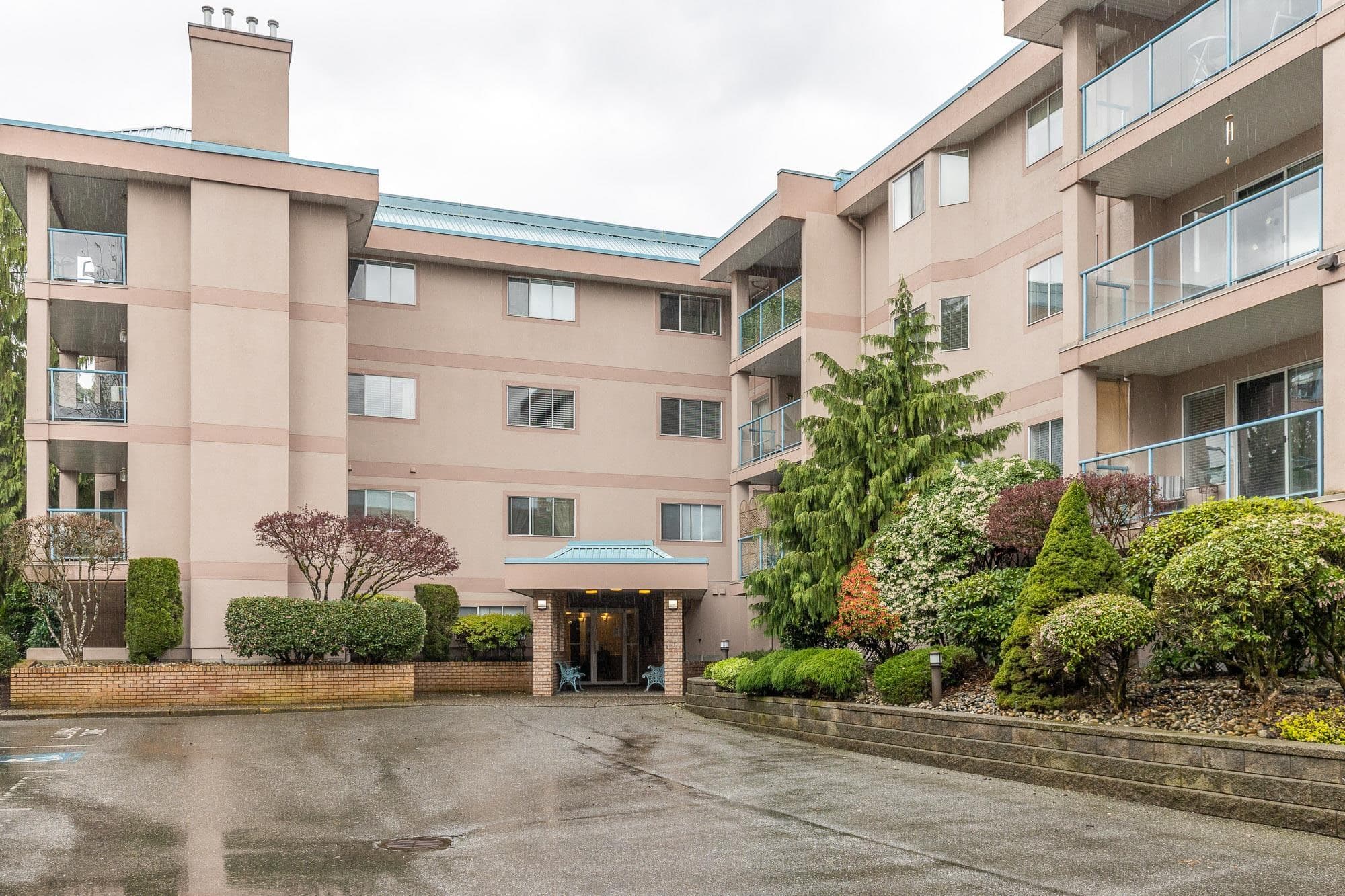 201 - 33110 George Ferguson Way, Abbotsford, V2S 2L5 — photo 4