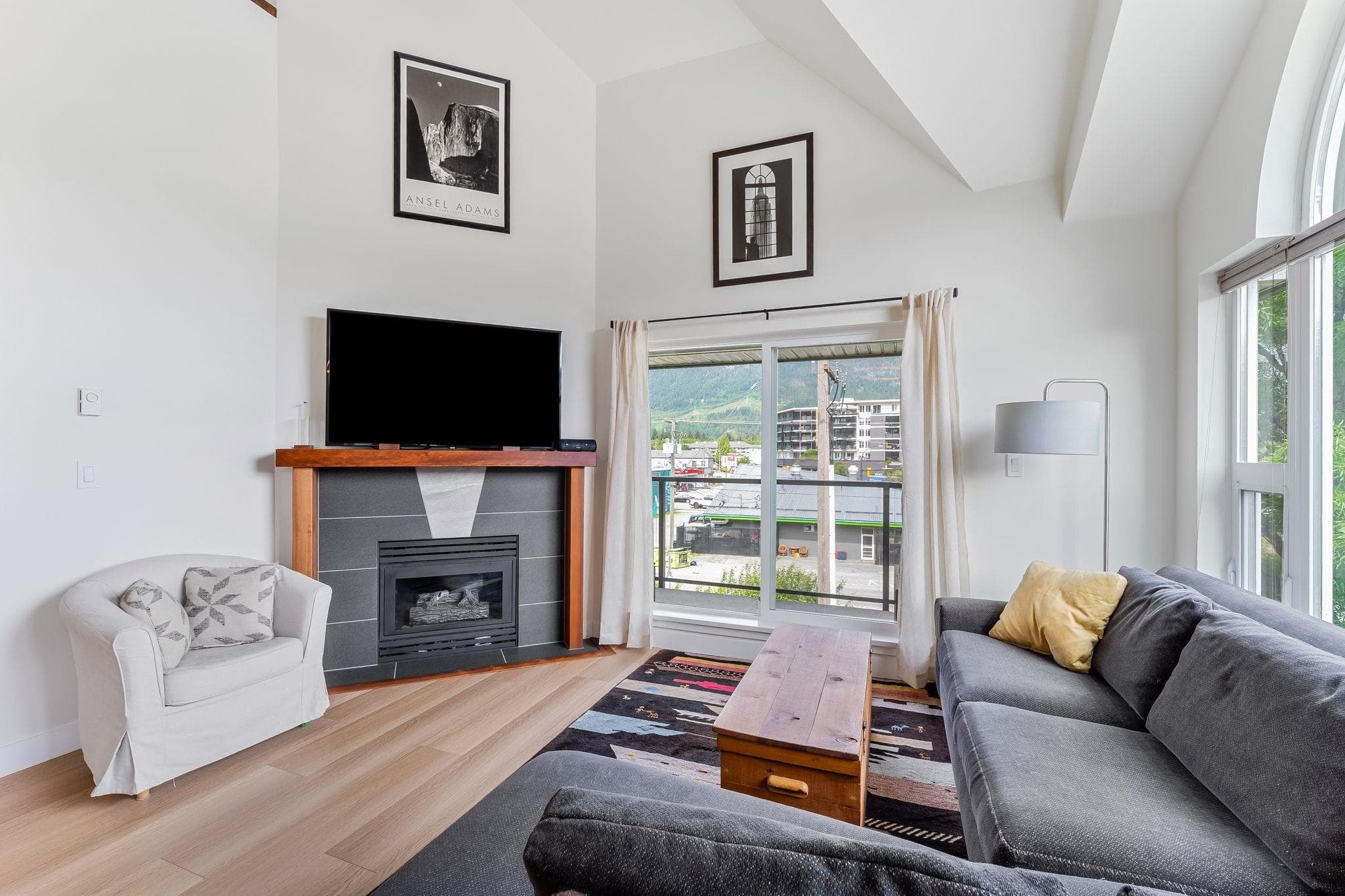 312 - 1466 Pemberton Avenue, Squamish, V8B 0K1 — photo 2