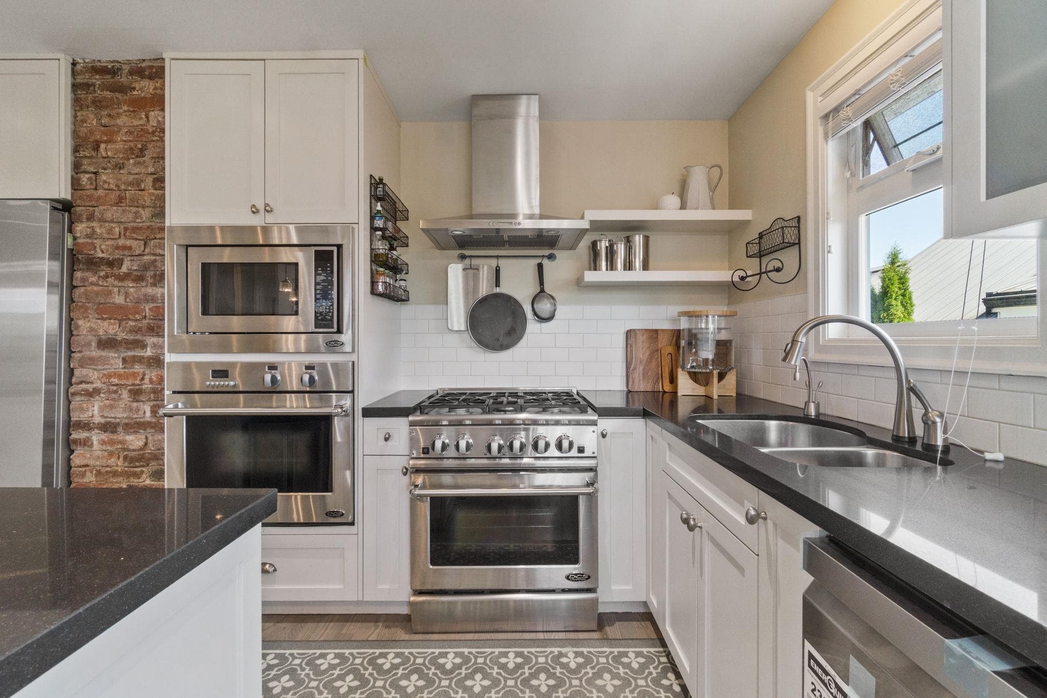 358 Alberta Street, New Westminster, V3L 3J5 — photo 5