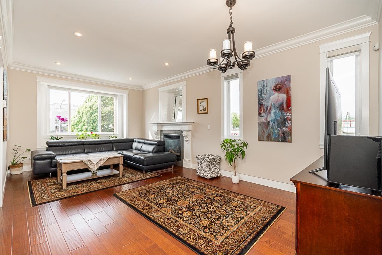 7568 19th Avenue, Burnaby, V3N 1E6 — photo 4