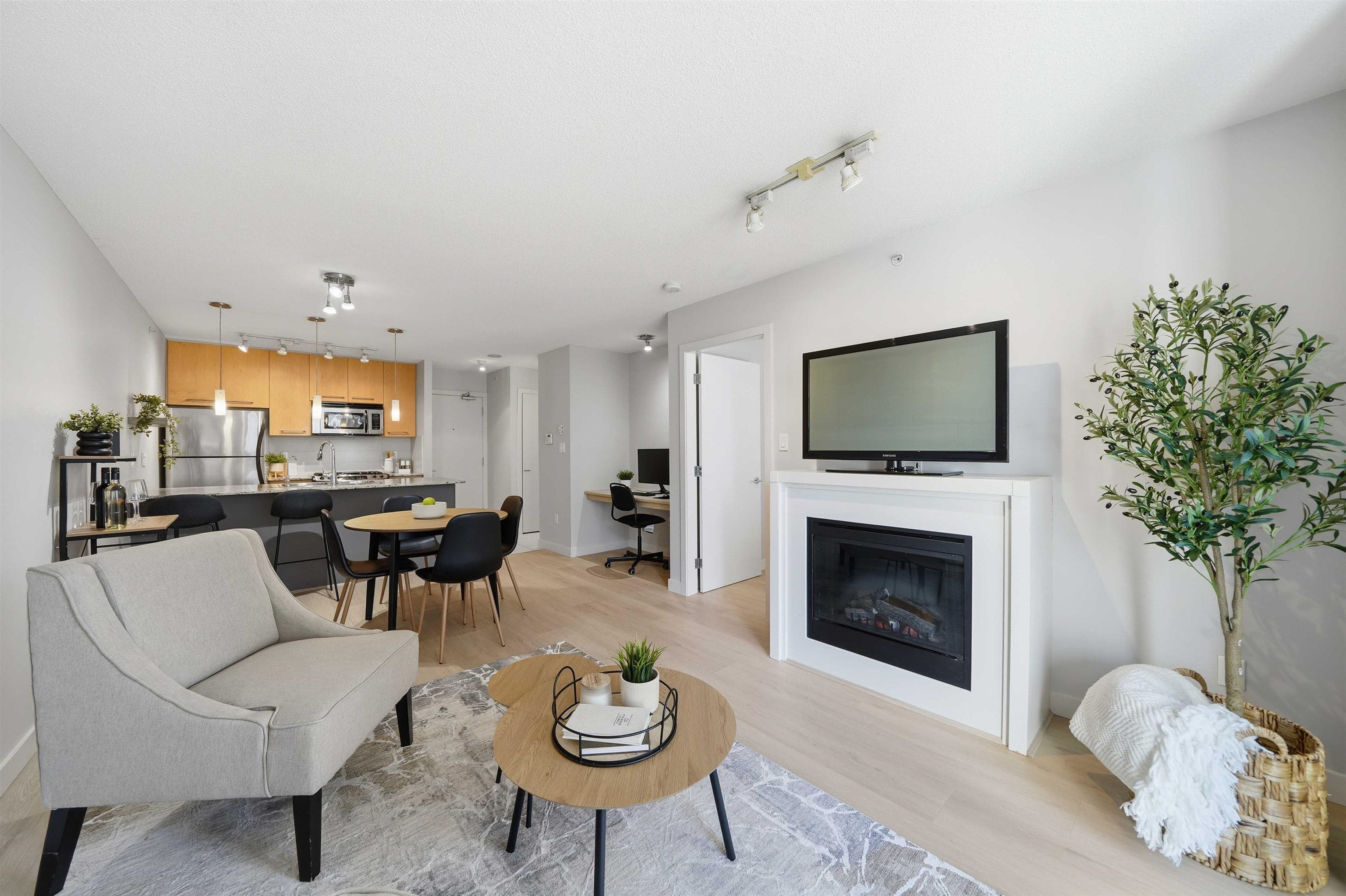 303 - 2979 Glen Drive, Coquitlam