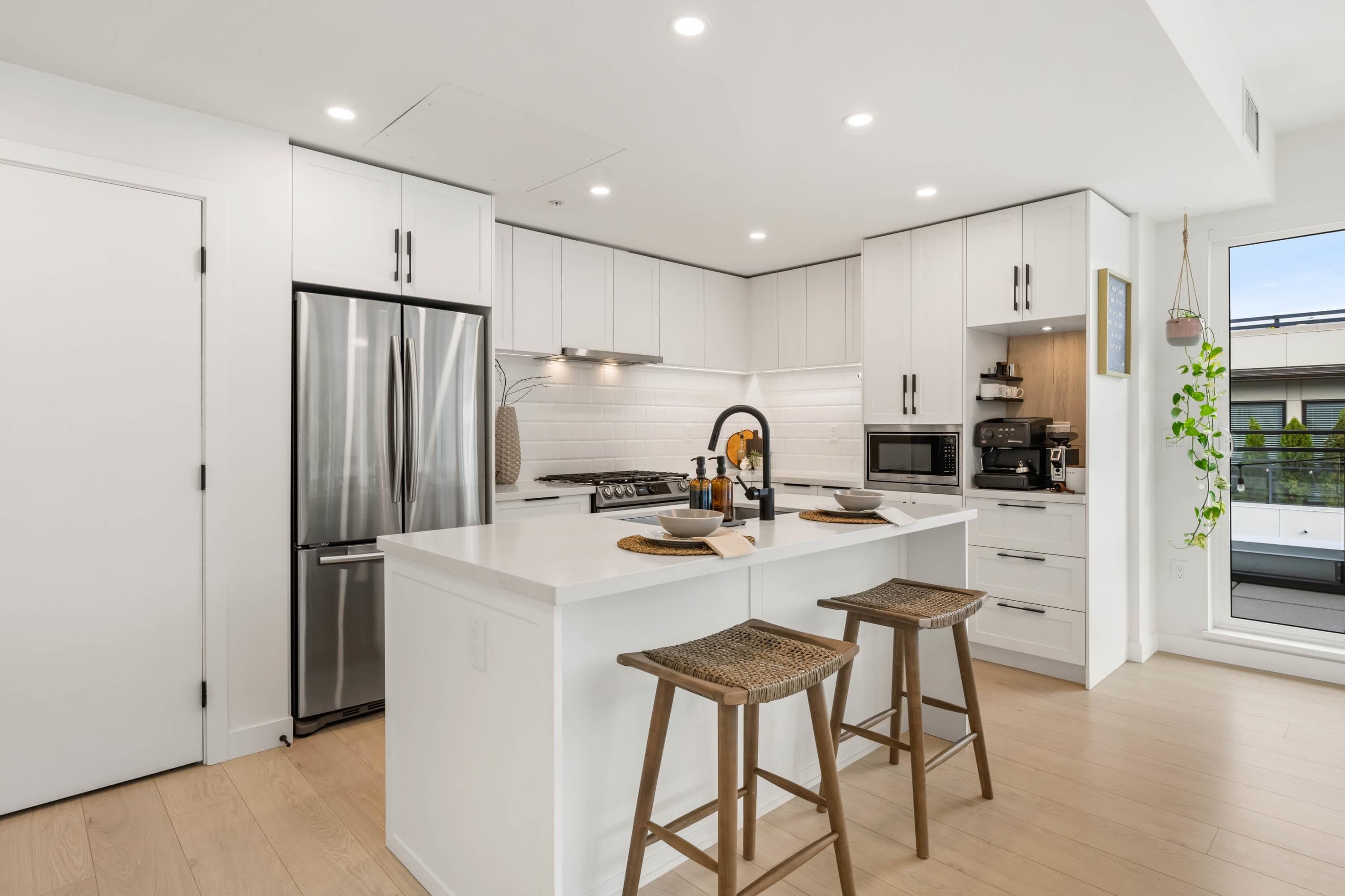604 - 3018 St George Street, Port Moody, V3H 2H7 — photo 5