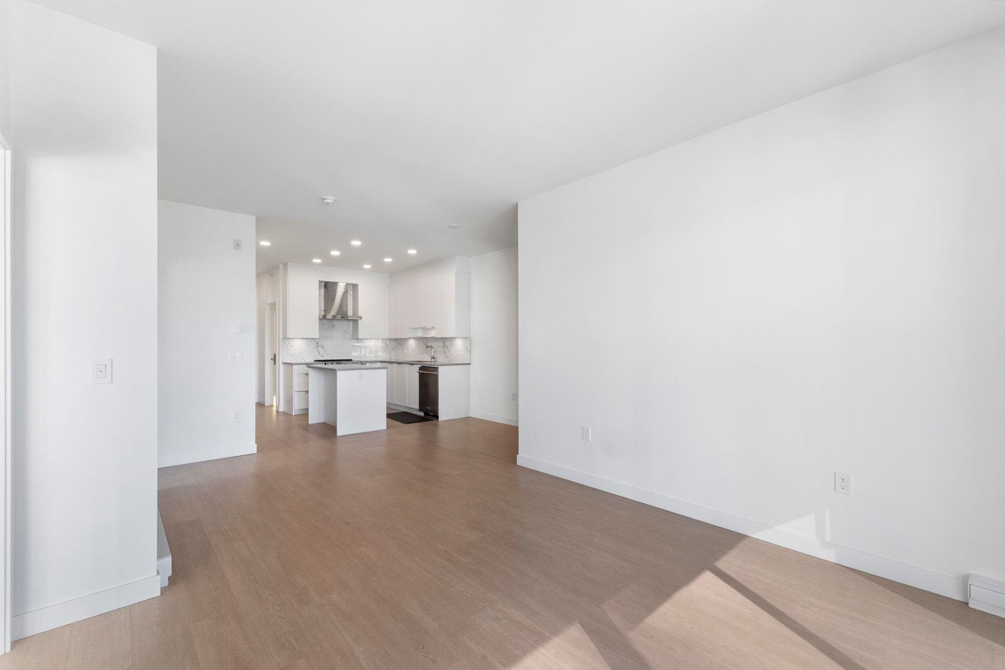 410 - 7123 11 Avenue, Burnaby, V3N 0J6 — photo 4