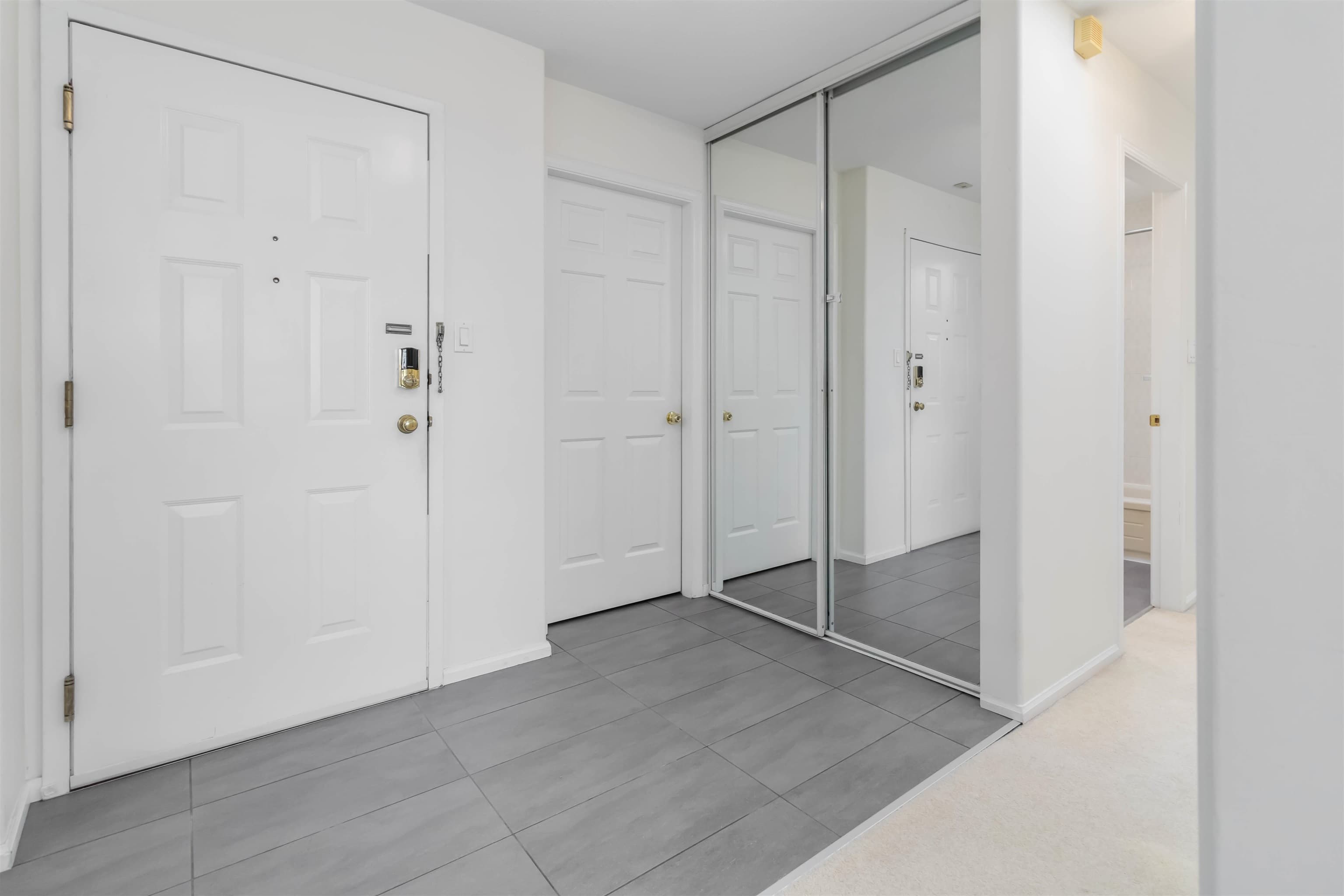 302 - 8120 Bennett Road, Richmond, V6Y 1N5 — photo 2