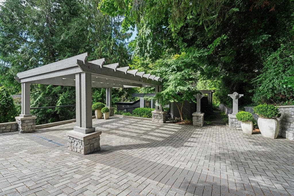 4119 Burkeridge Place, West Vancouver, V7V 3N1 — photo 2