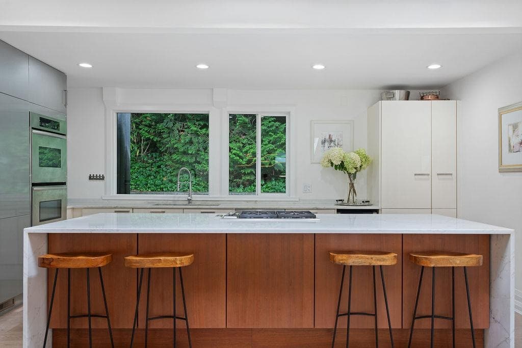 4119 Burkeridge Place, West Vancouver, V7V 3N1 — photo 4